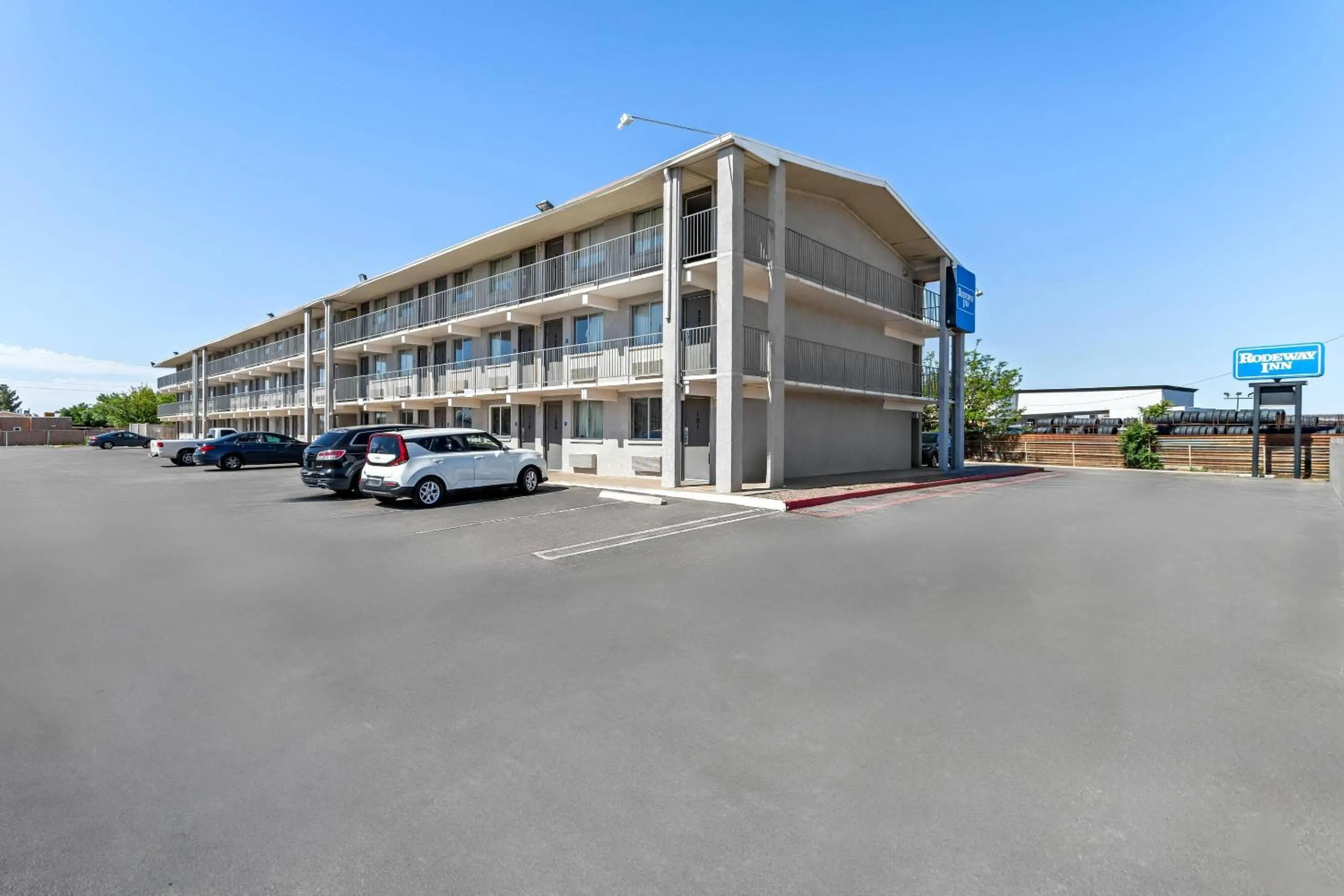 Property building in Rodeway Inn Albuquerque West