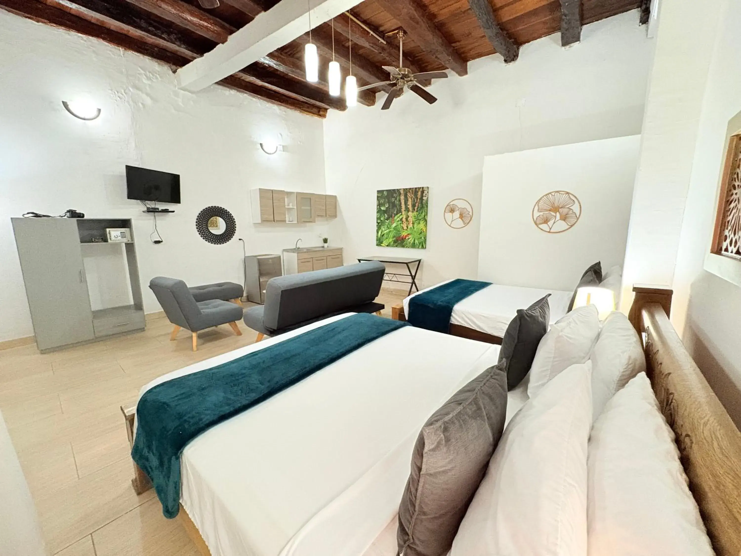 Suite in Hotel AT THE PARK Suite in Hotel AT THE PARK