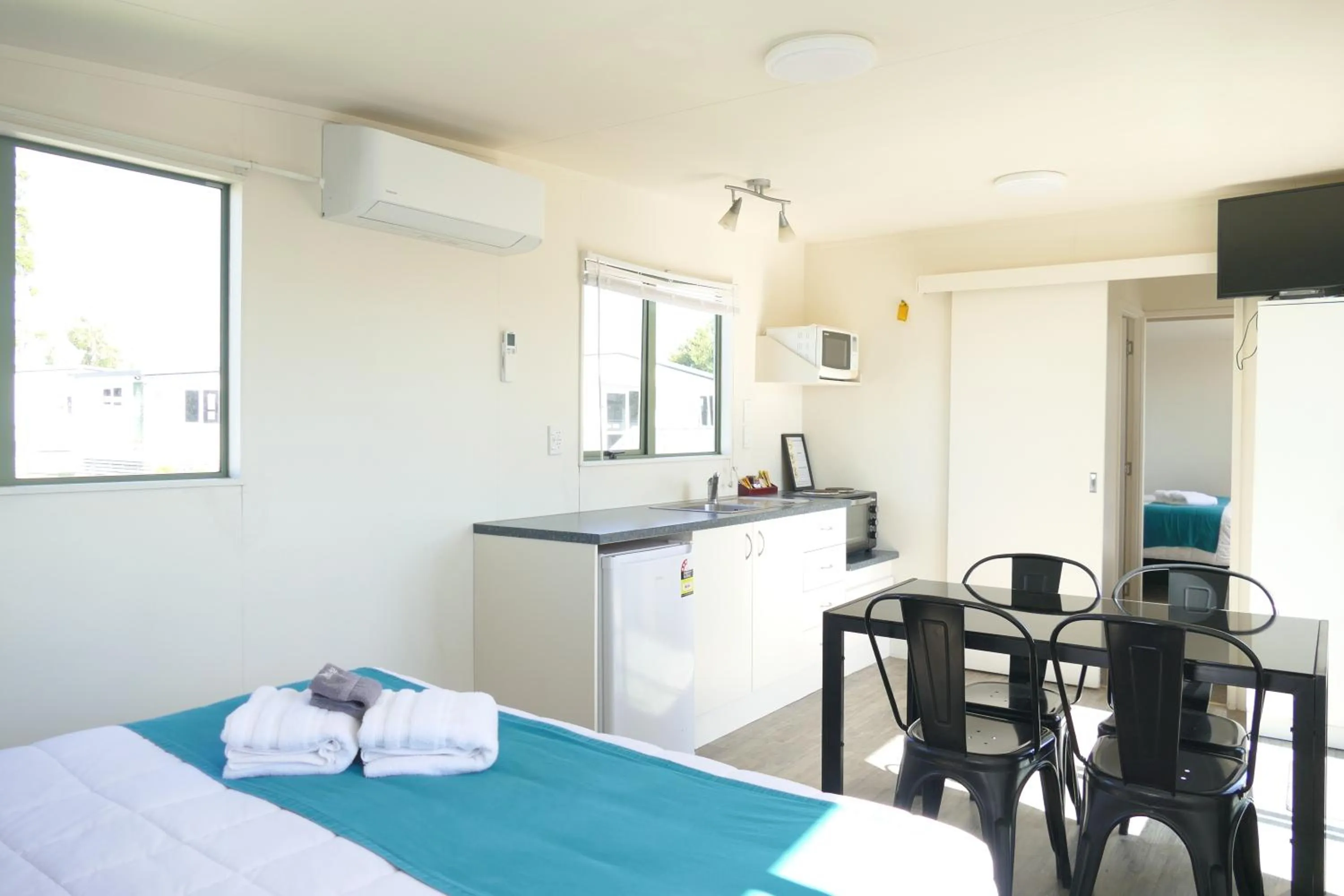 TV and multimedia, Bed in Riverside Whakatane Holiday Park