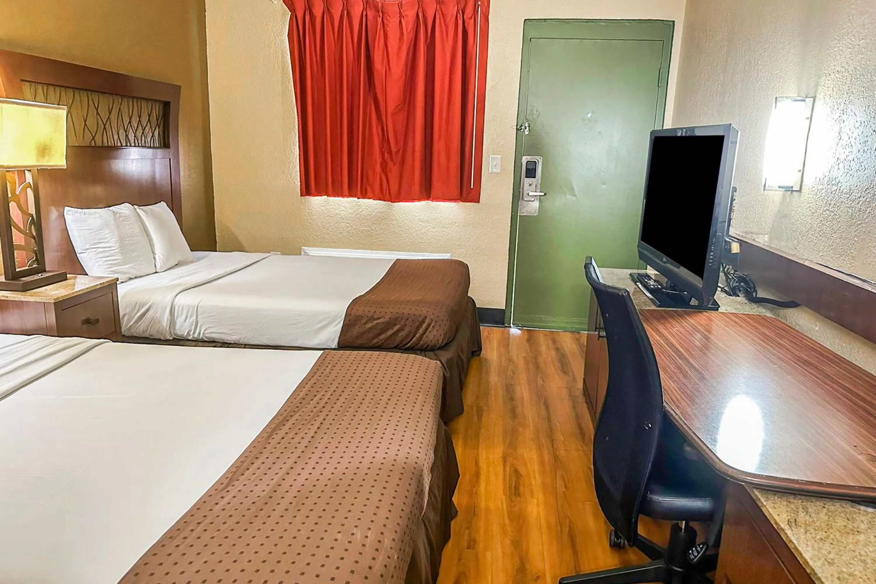 Bedroom, Bed in OYO Hotel Mobile, AL I-65 at Airport Blvd