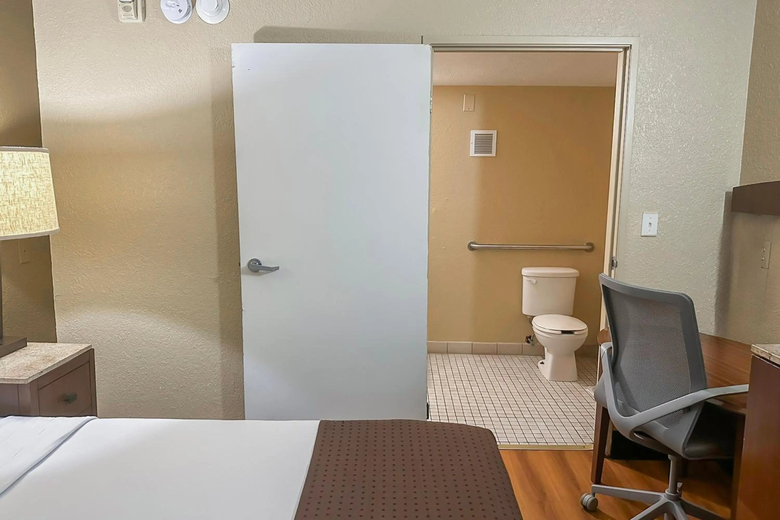 Bedroom in OYO Hotel Mobile, AL I-65 at Airport Blvd