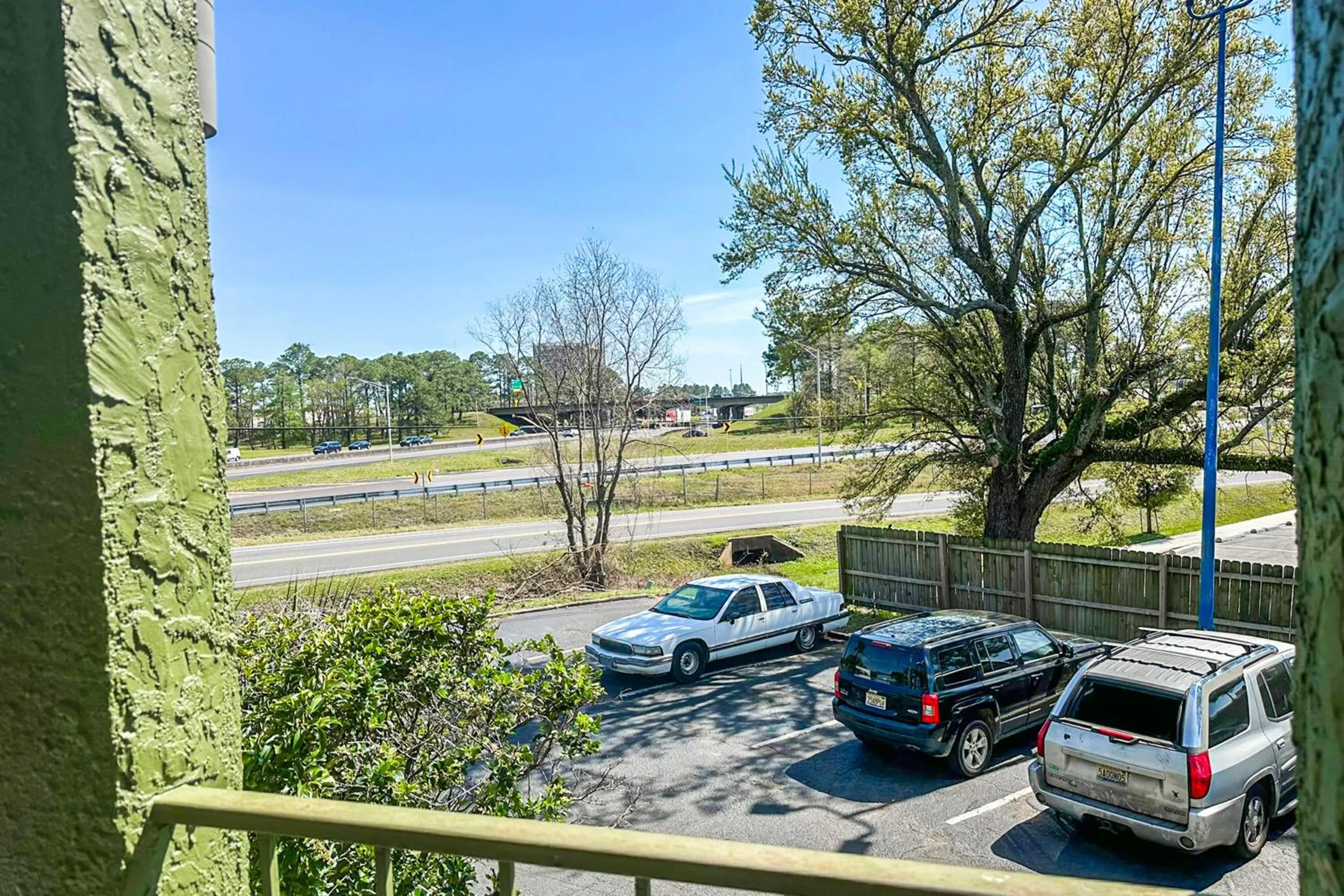 Parking in OYO Hotel Mobile, AL I-65 at Airport Blvd