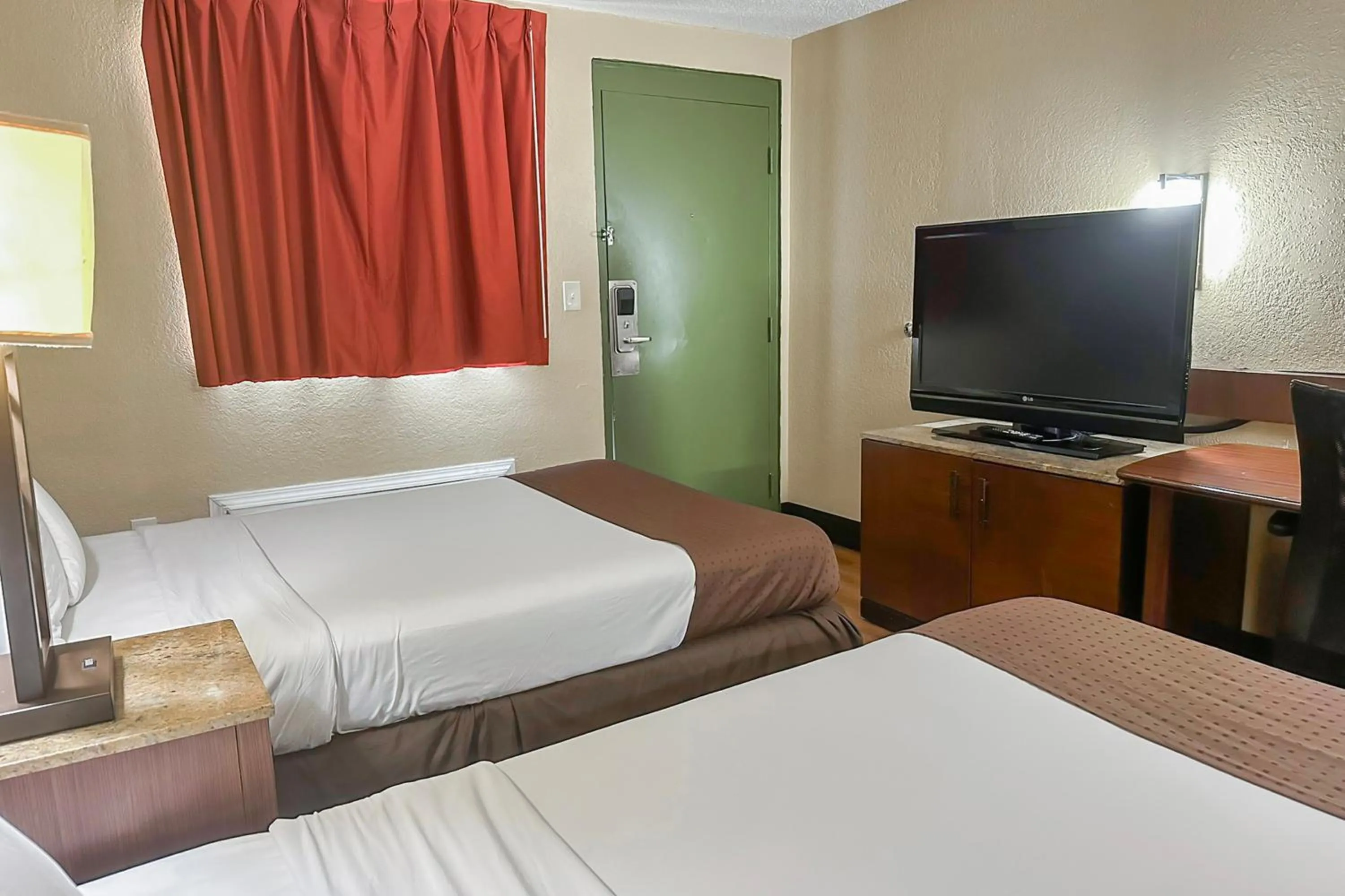 Bedroom, Bed in OYO Hotel Mobile, AL I-65 at Airport Blvd