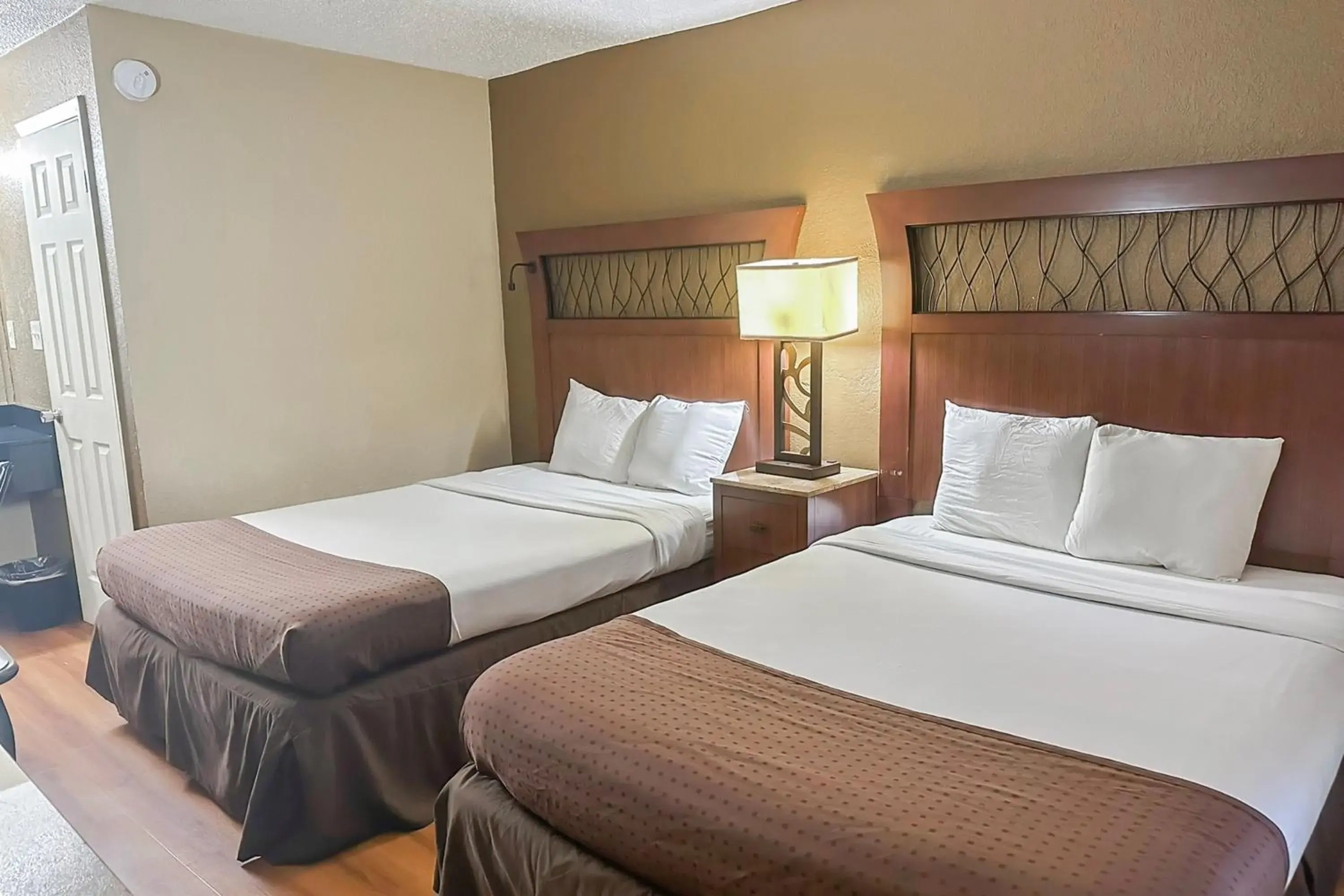 2 Full Bed Accessible in OYO Hotel Mobile, AL I-65 at Airport Blvd 2 Full Bed Accessible in OYO Hotel Mobile, AL I-65 at Airport Blvd