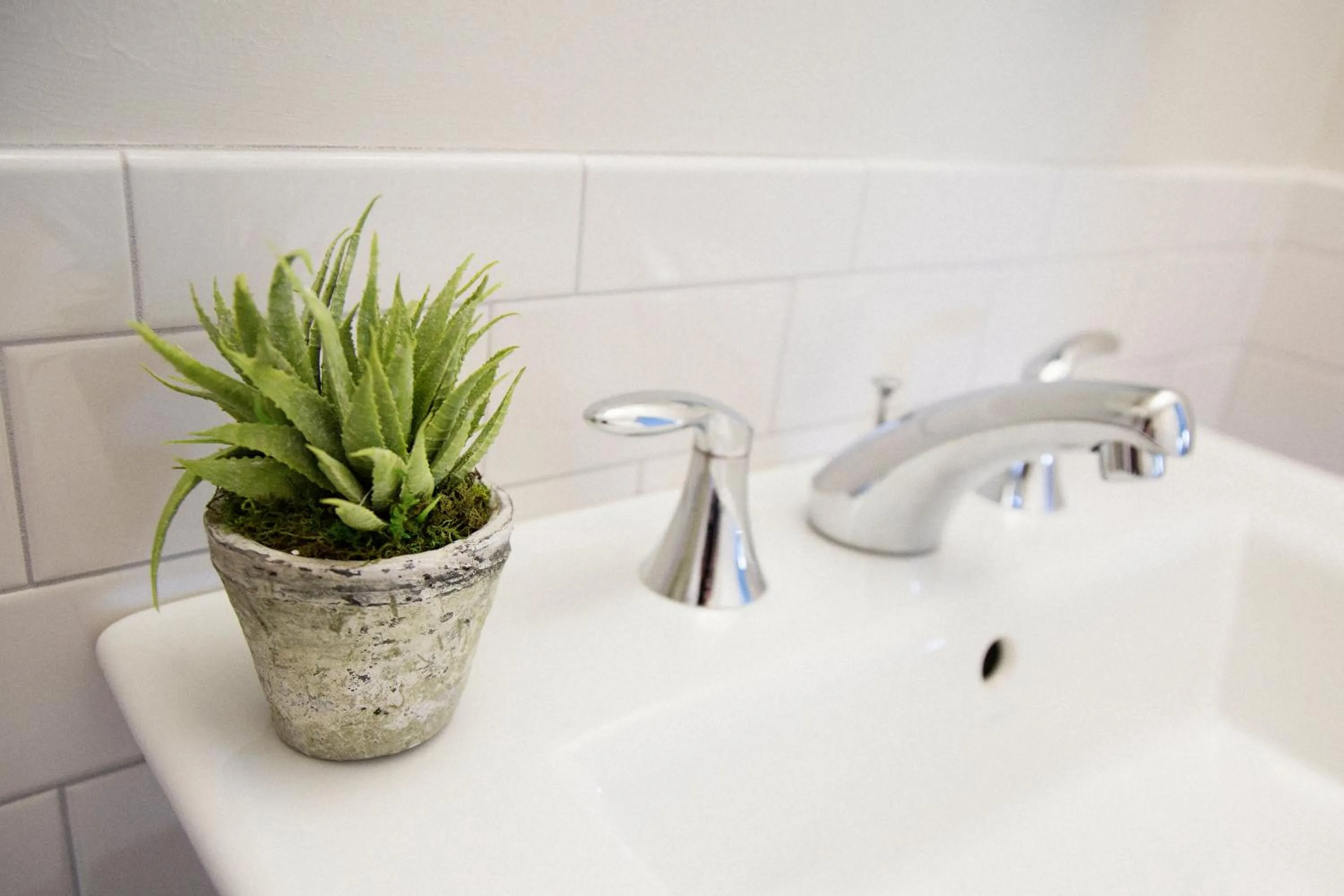 Bathroom in The Whaler's Inn