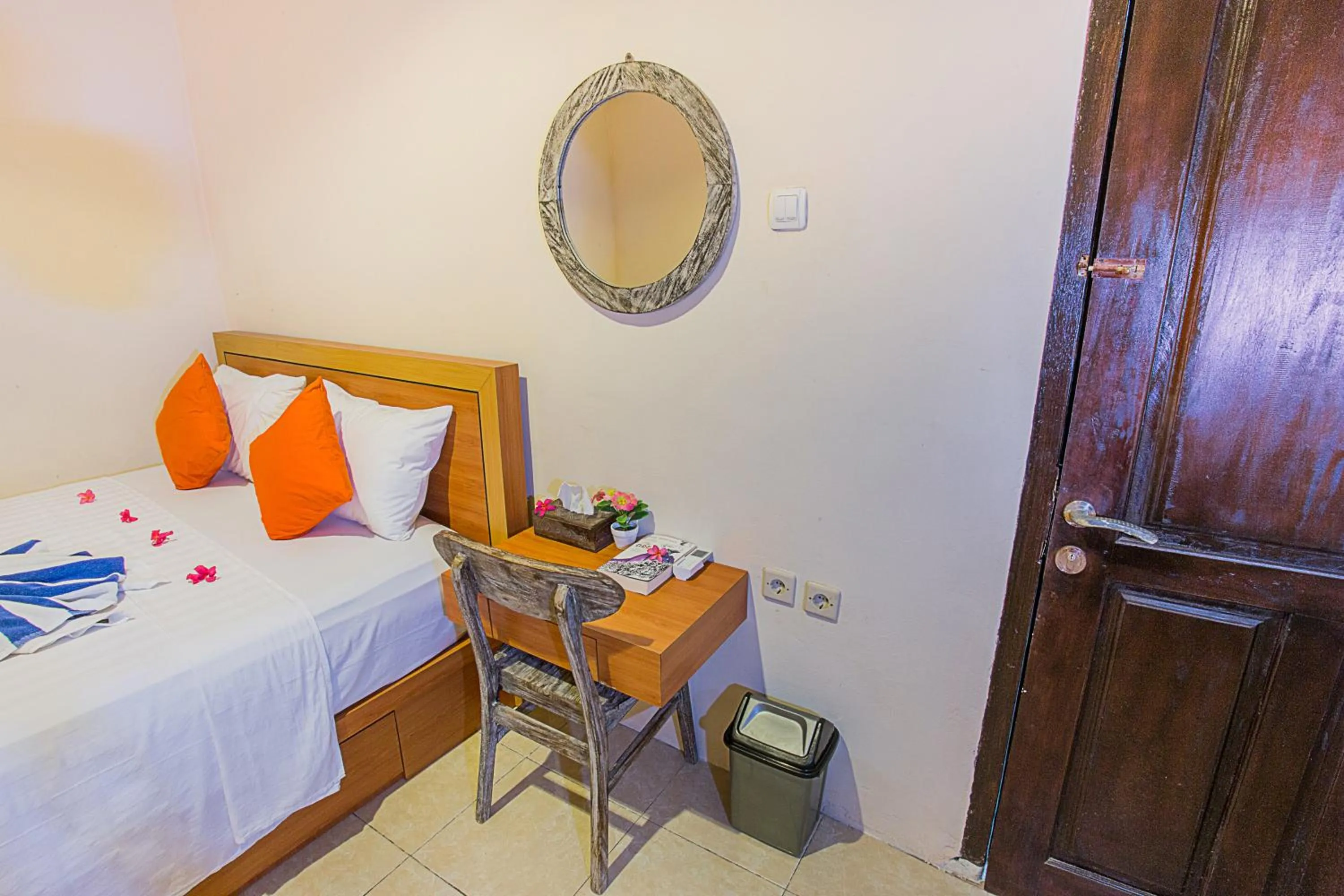 Communal lounge/ TV room, Bed in Horizon Nusa Penida