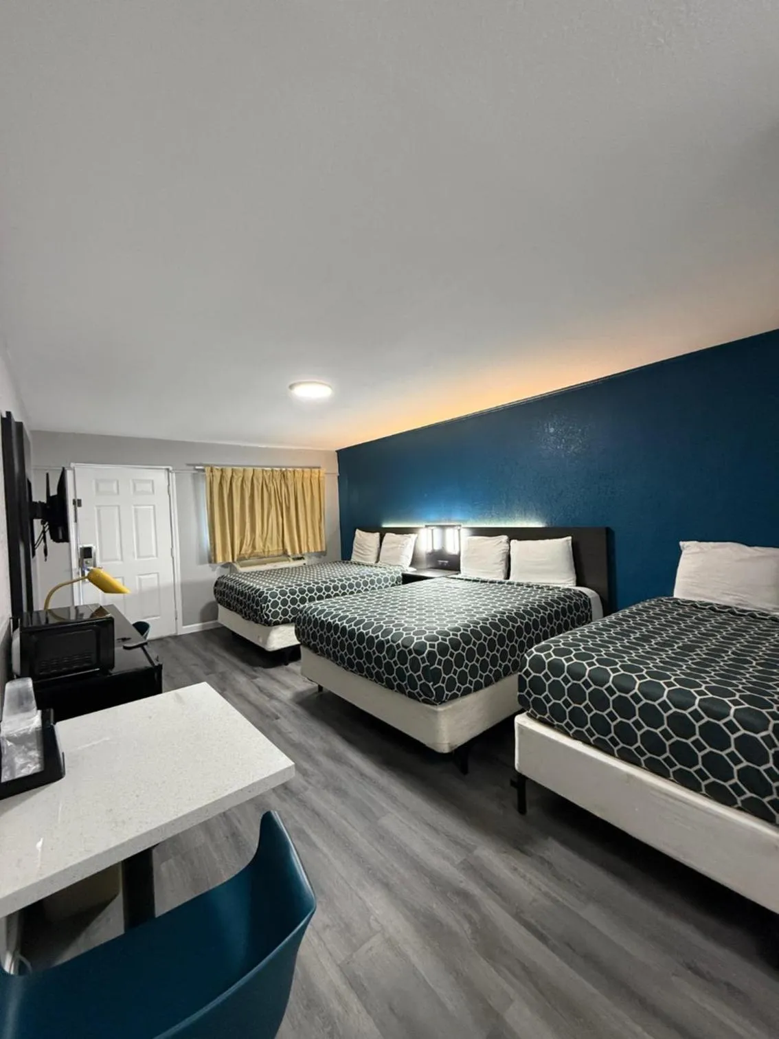 Bed in American Inn Port O'Connor