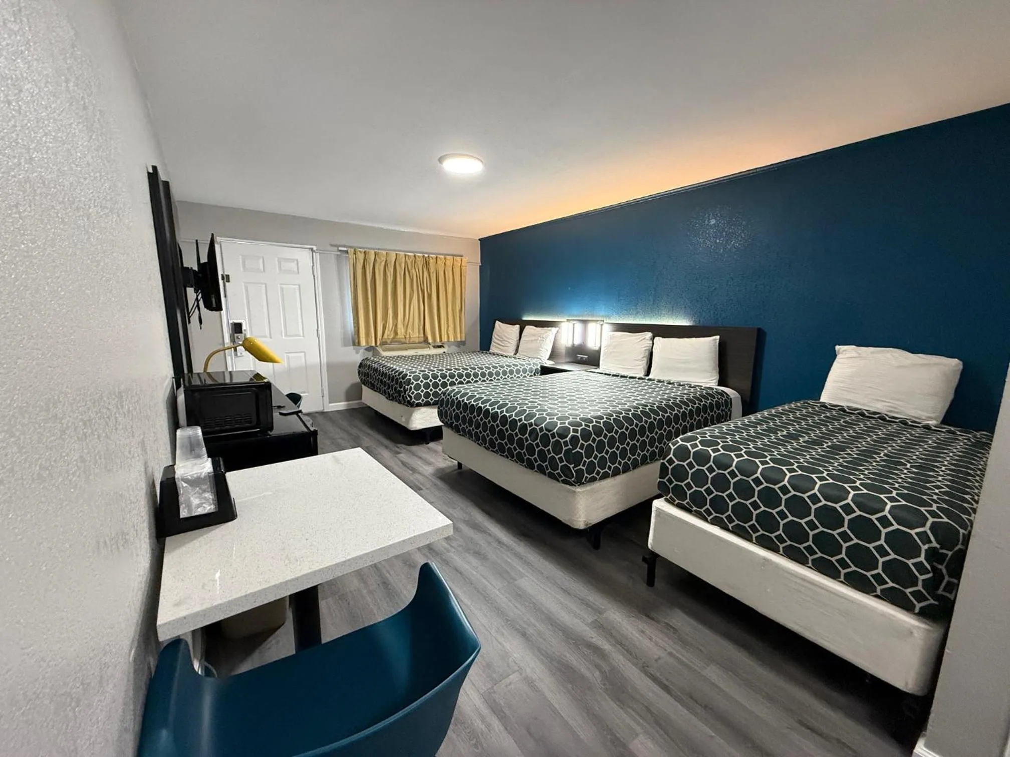 Bed in American Inn Port O'Connor