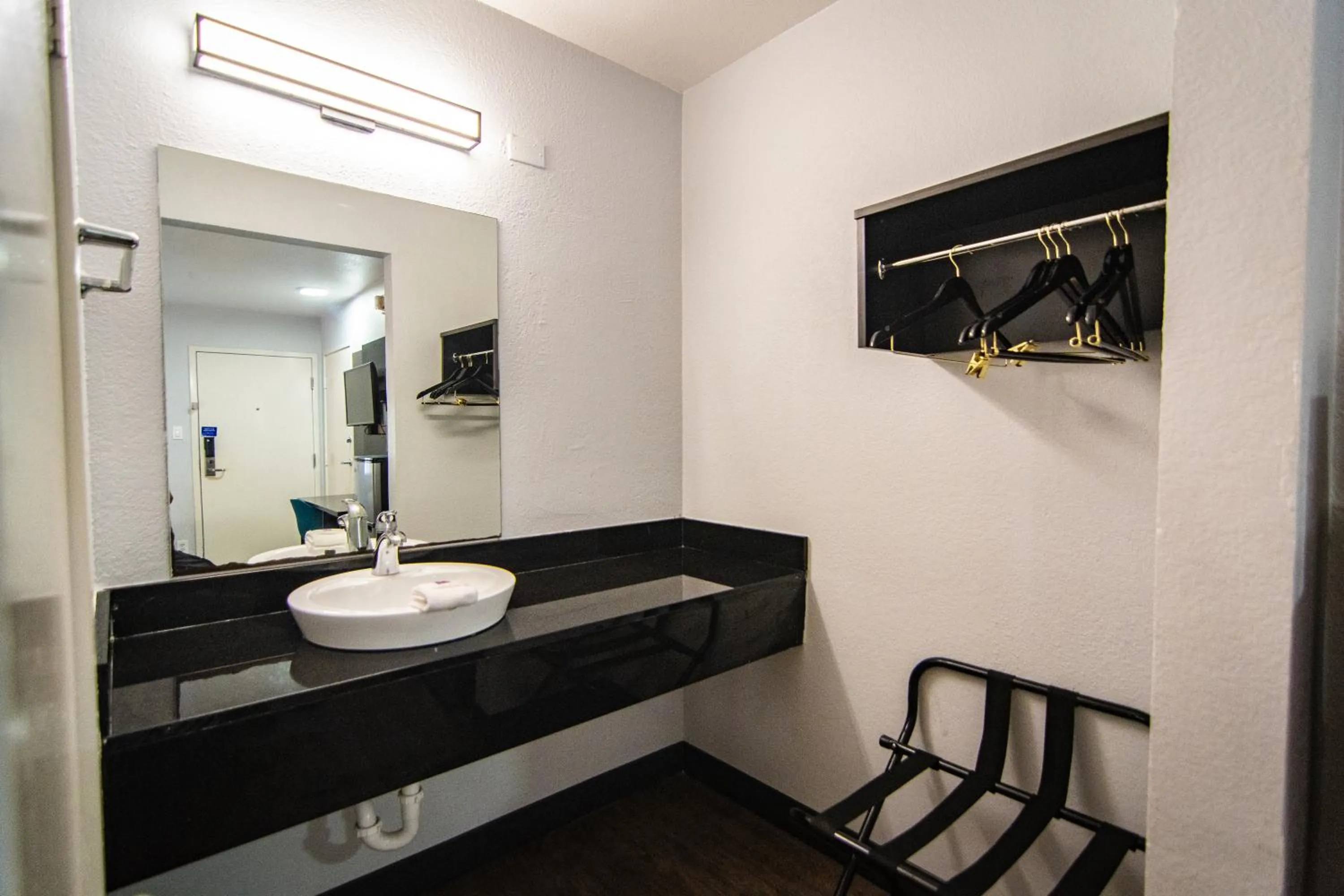 Bathroom in Motel 6-Ft. Pierce, FL