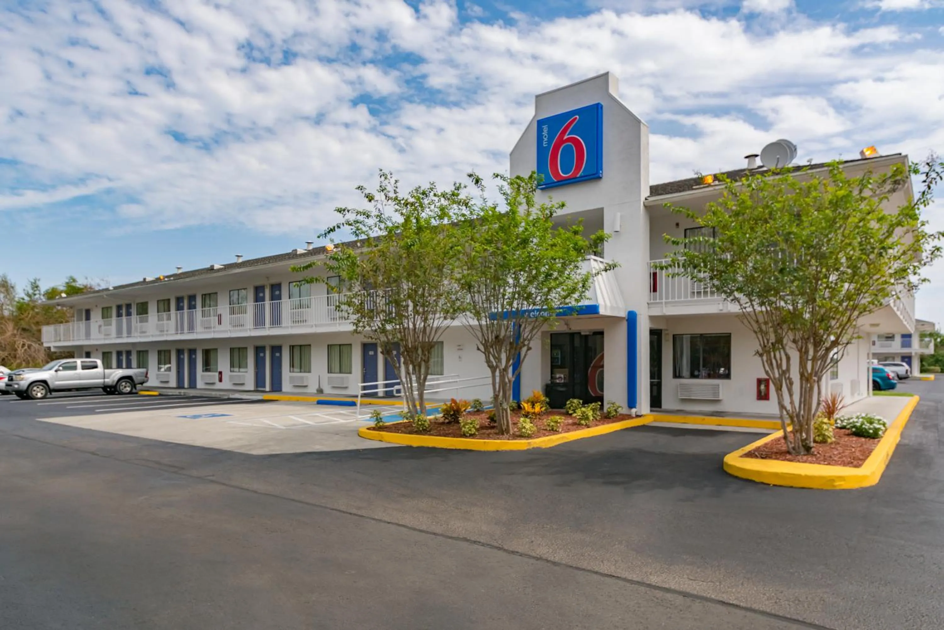 Facade/entrance in Motel 6-Ft. Pierce, FL