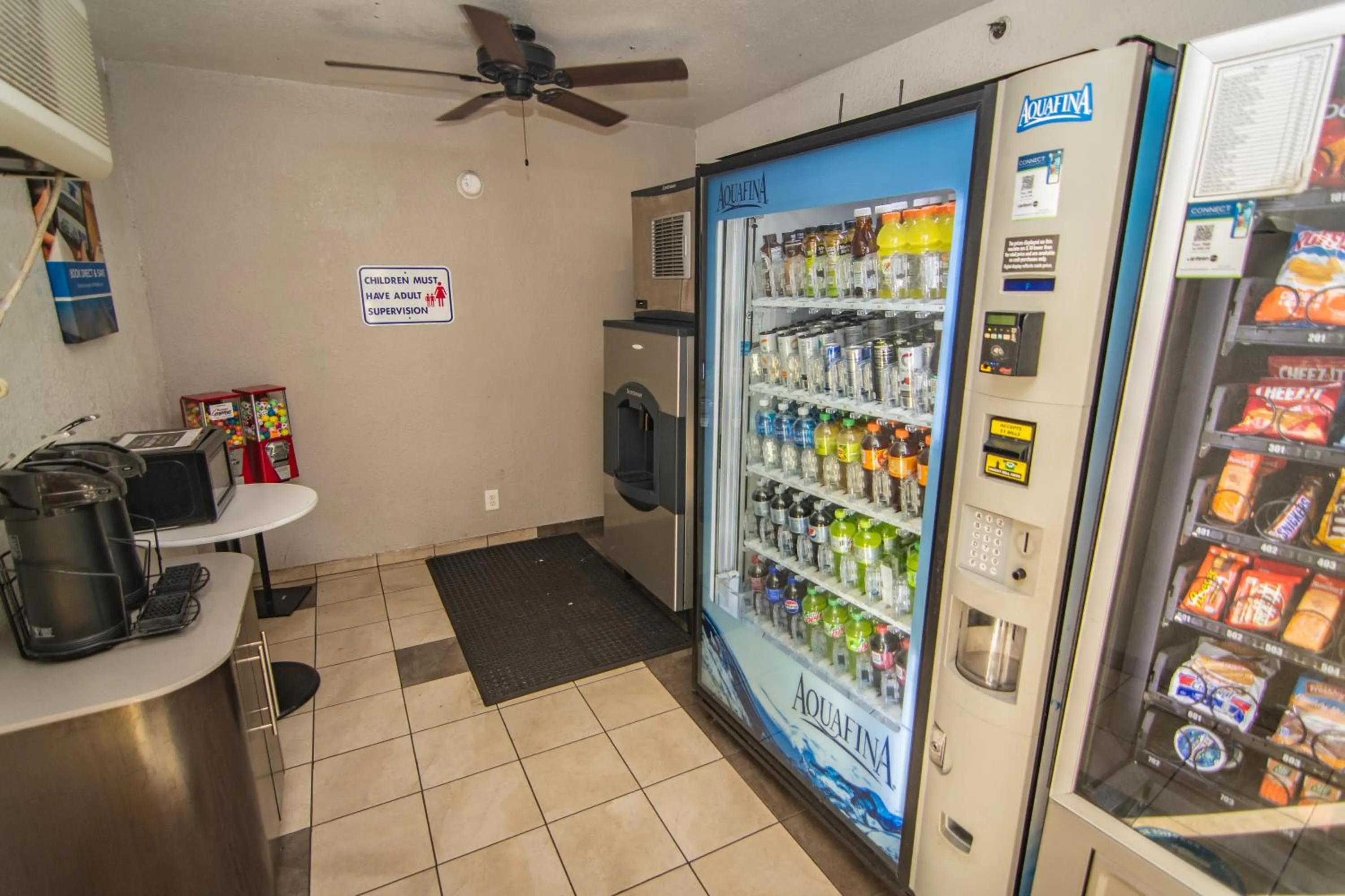 vending machine in Motel 6-Ft. Pierce, FL