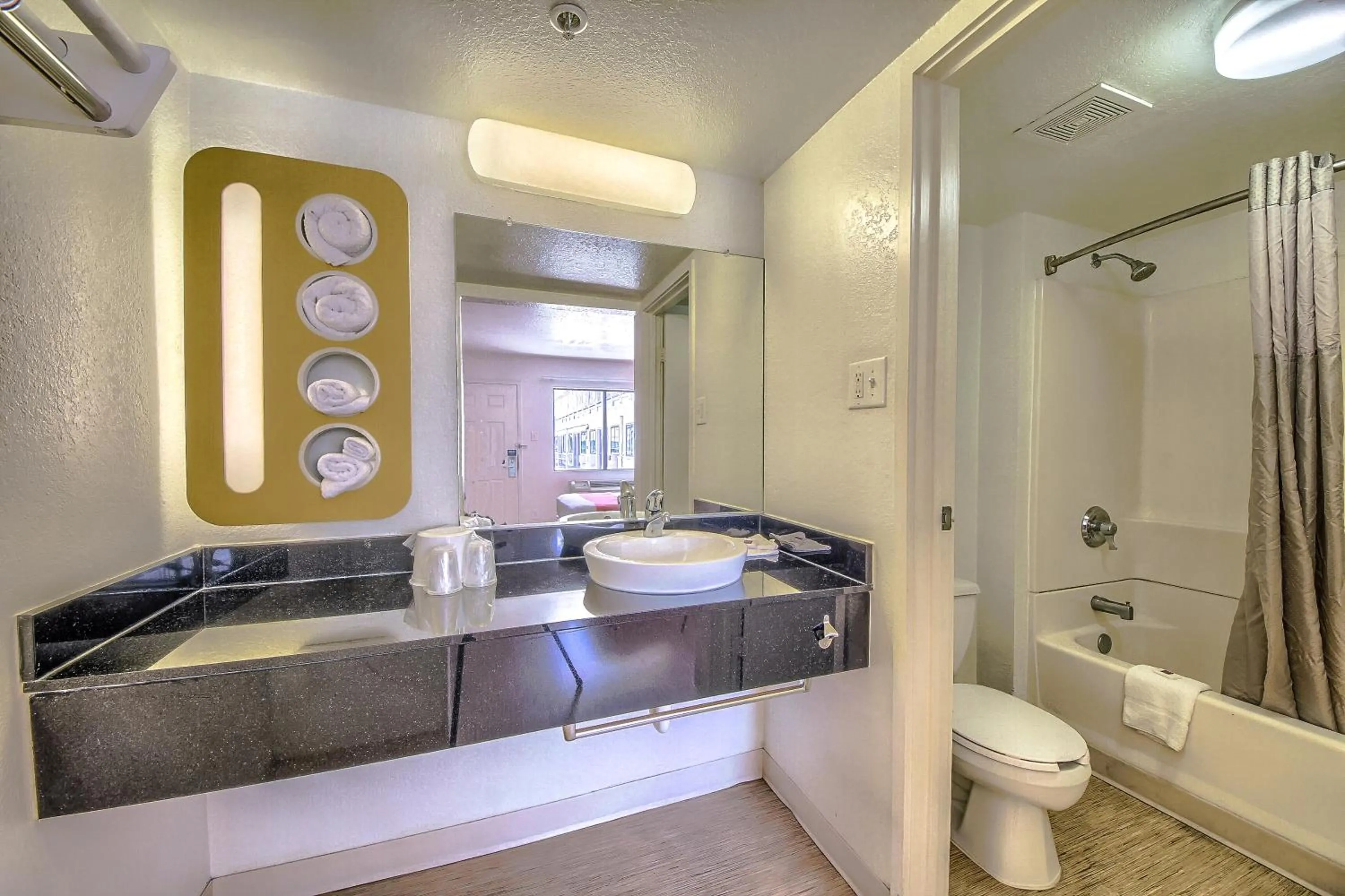 Bathroom in Motel 6 San Antonio, Tx Six Flags Fiesta TX - La Cantera Area