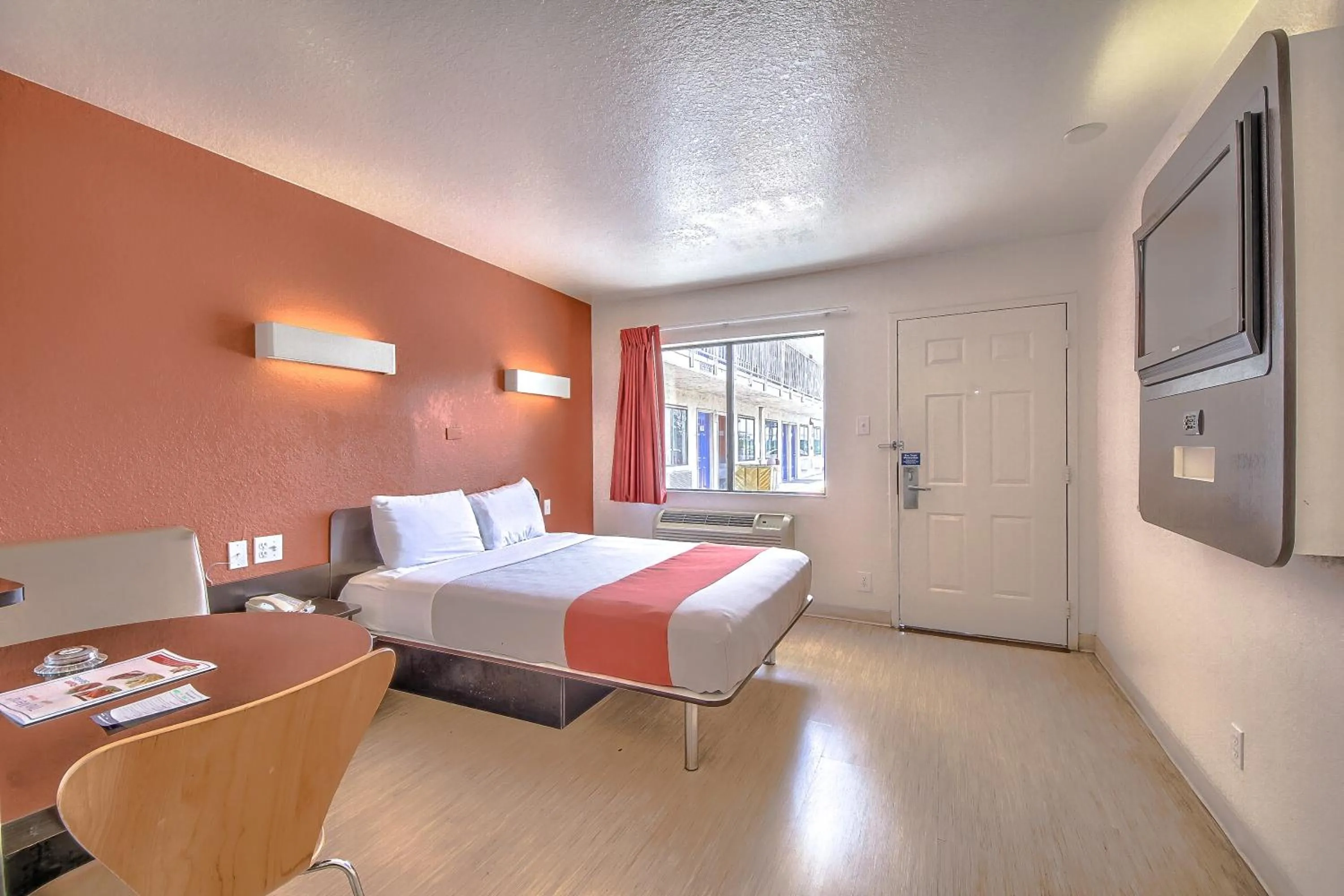 Bedroom, Bed in Motel 6 San Antonio, Tx Six Flags Fiesta TX - La Cantera Area