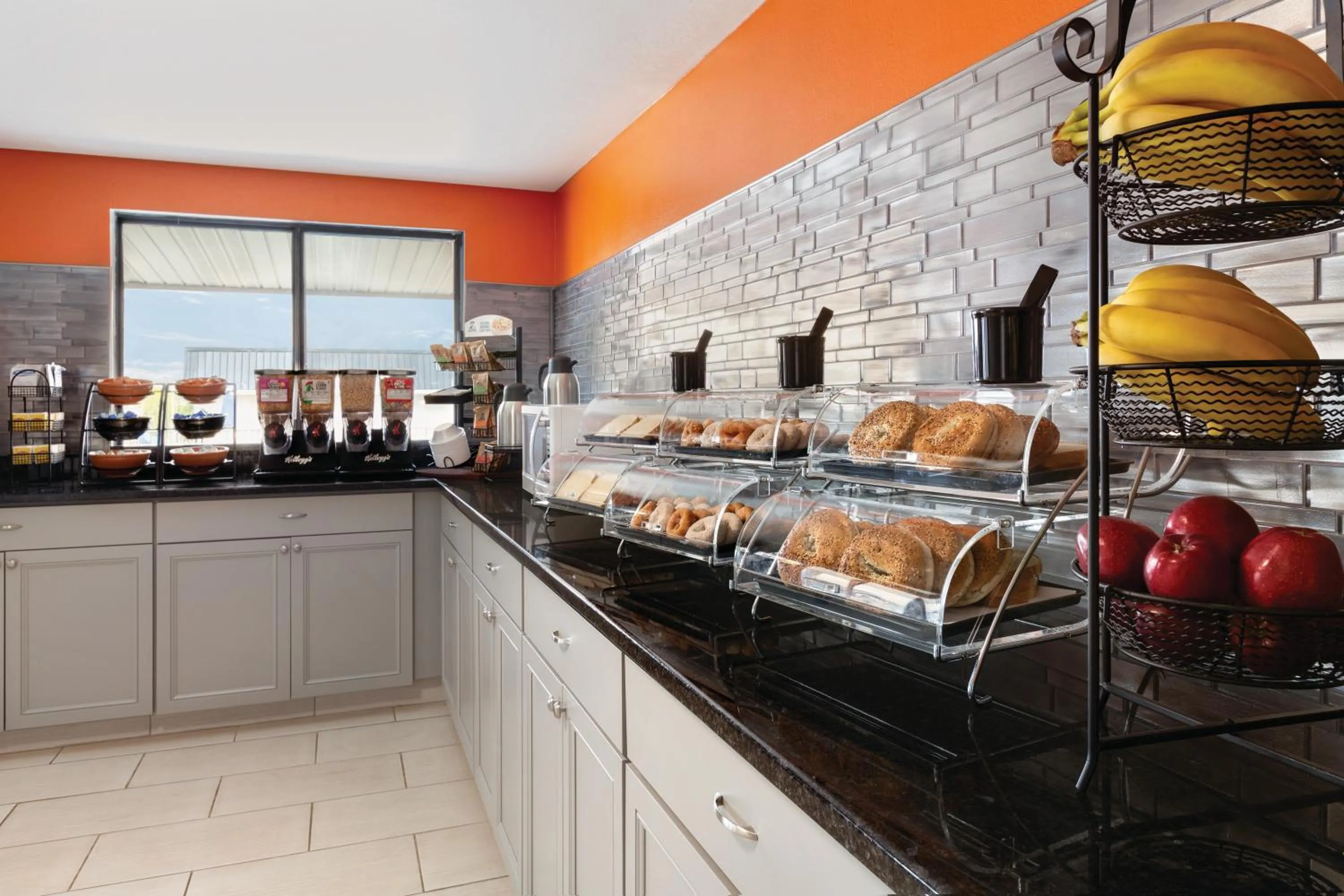 Continental breakfast in Howard Johnson by Wyndham Harrisonburg