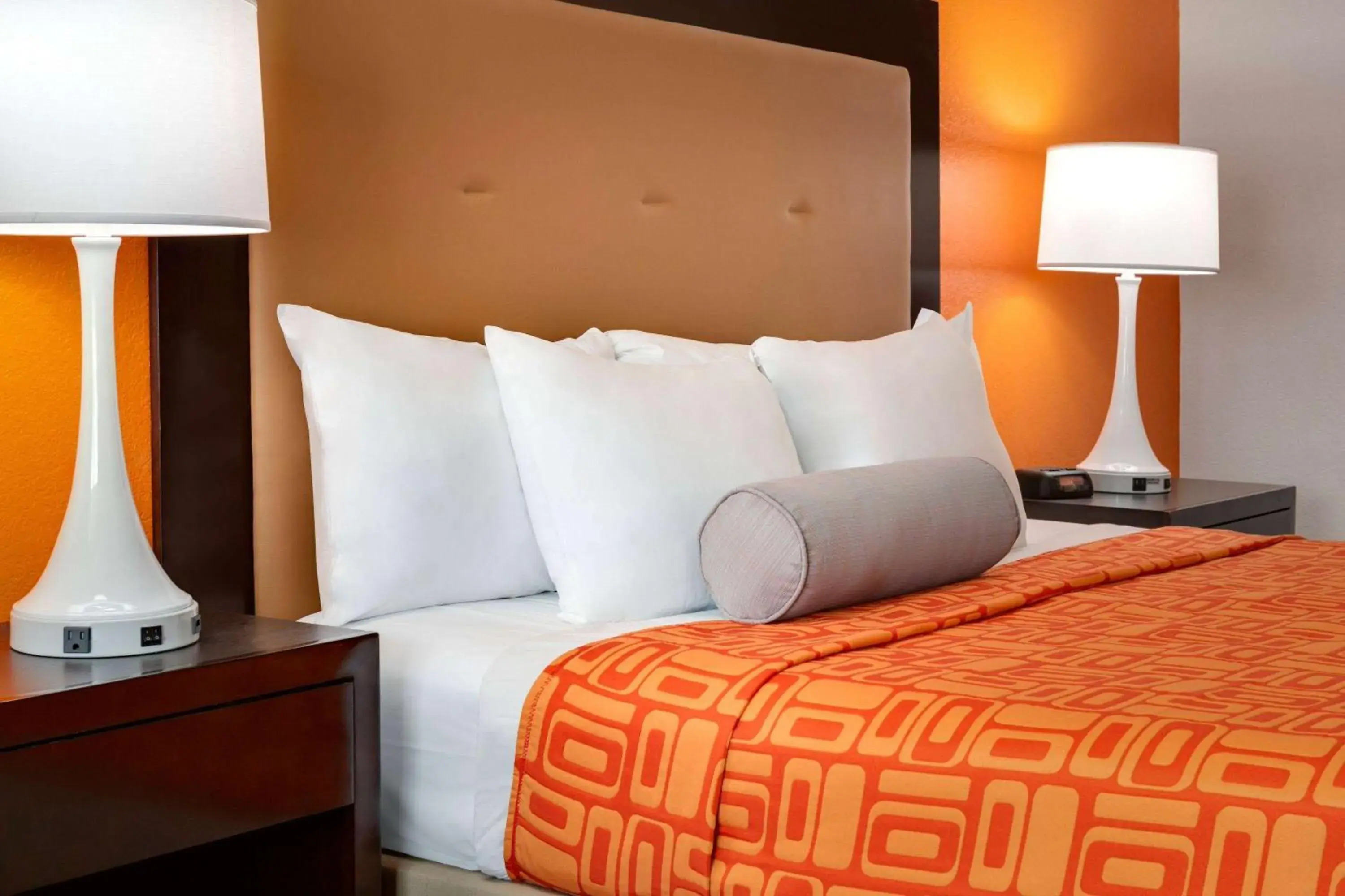 King Room - Mobility Access/Non-Smoking in Howard Johnson by Wyndham Harrisonburg King Room - Mobility Access/Non-Smoking in Howard Johnson by Wyndham Harrisonburg