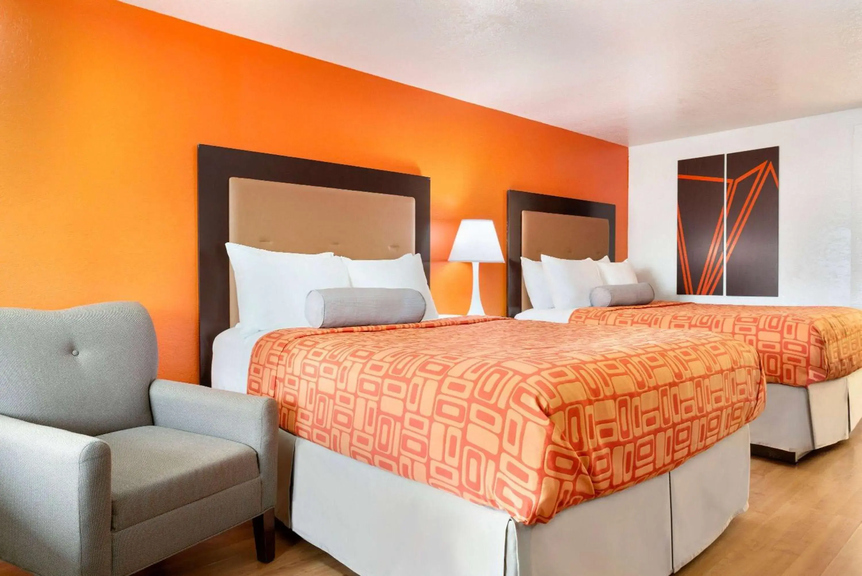 Queen Room - Mobility Access/Non-Smoking in Howard Johnson by Wyndham Harrisonburg Queen Room - Mobility Access/Non-Smoking in Howard Johnson by Wyndham Harrisonburg