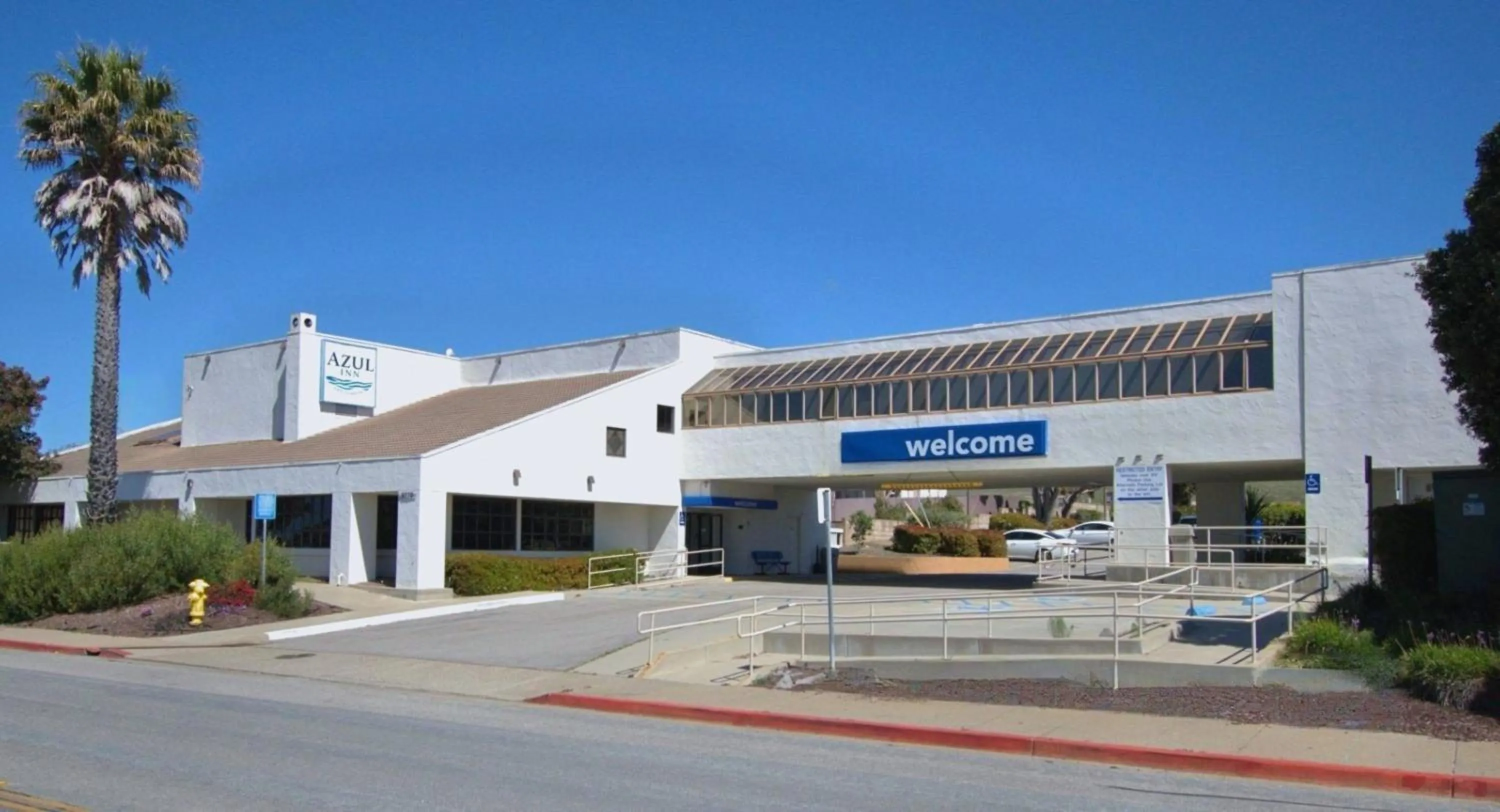 Property building in Motel 6 San Simeon, CA - Hearst Castle Area