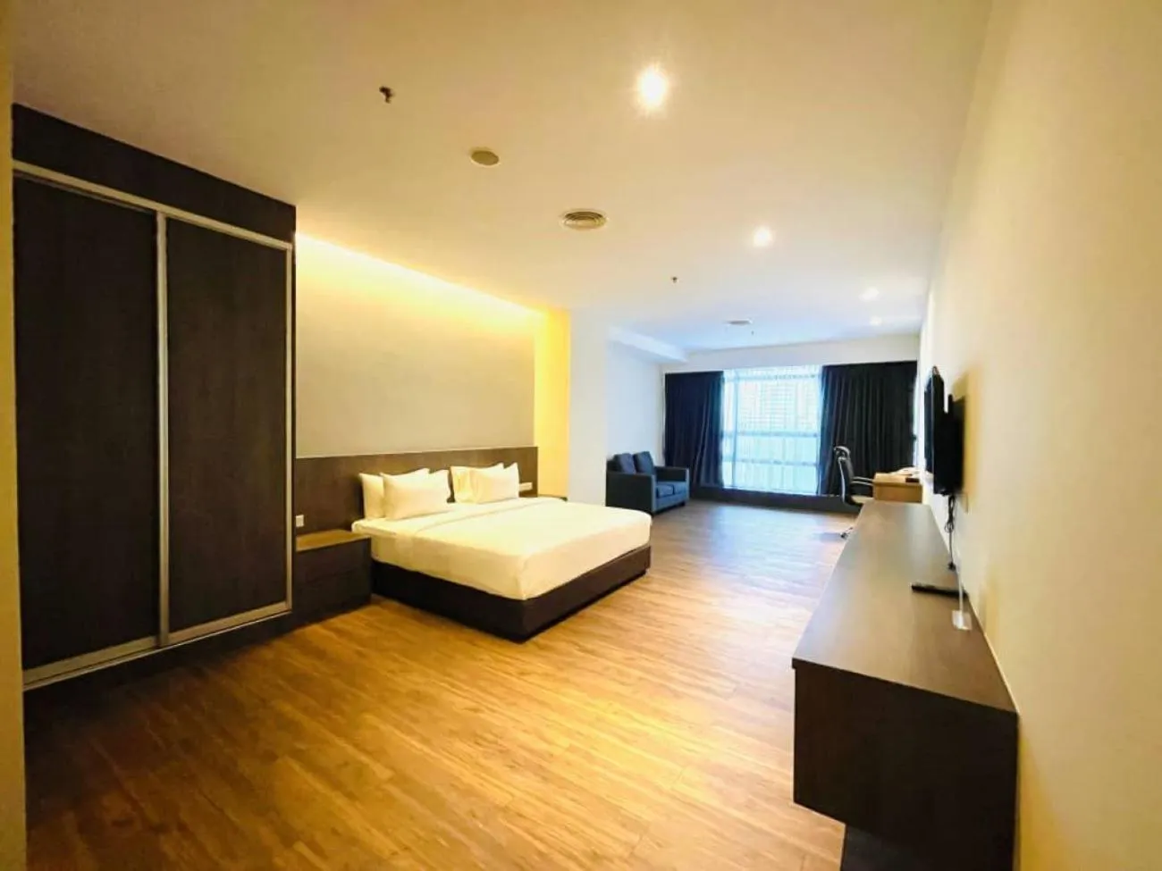 Bed in Imperial Regency Suites & Petaling Jaya