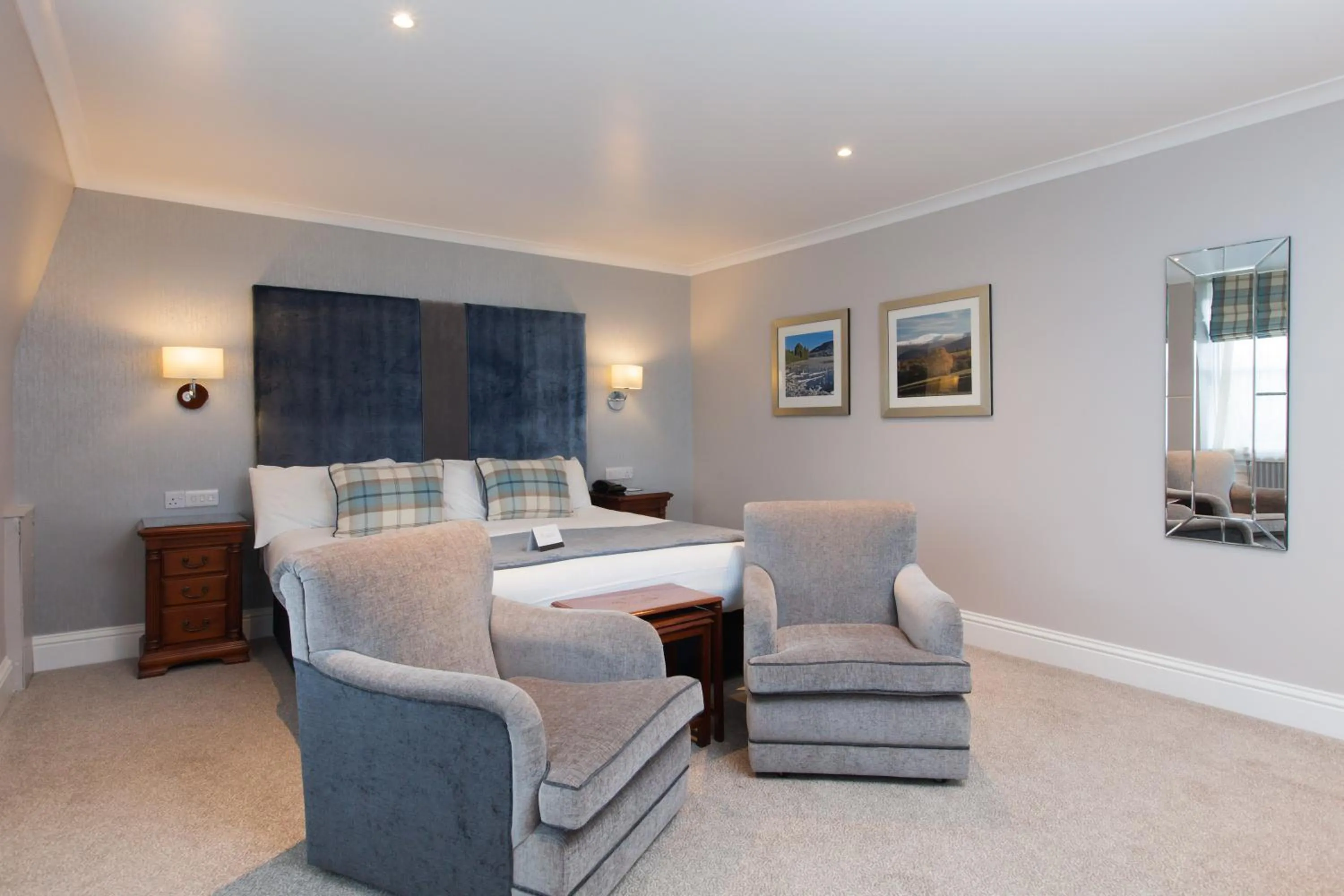 Photo of the whole room in Aberdeen Douglas Hotel