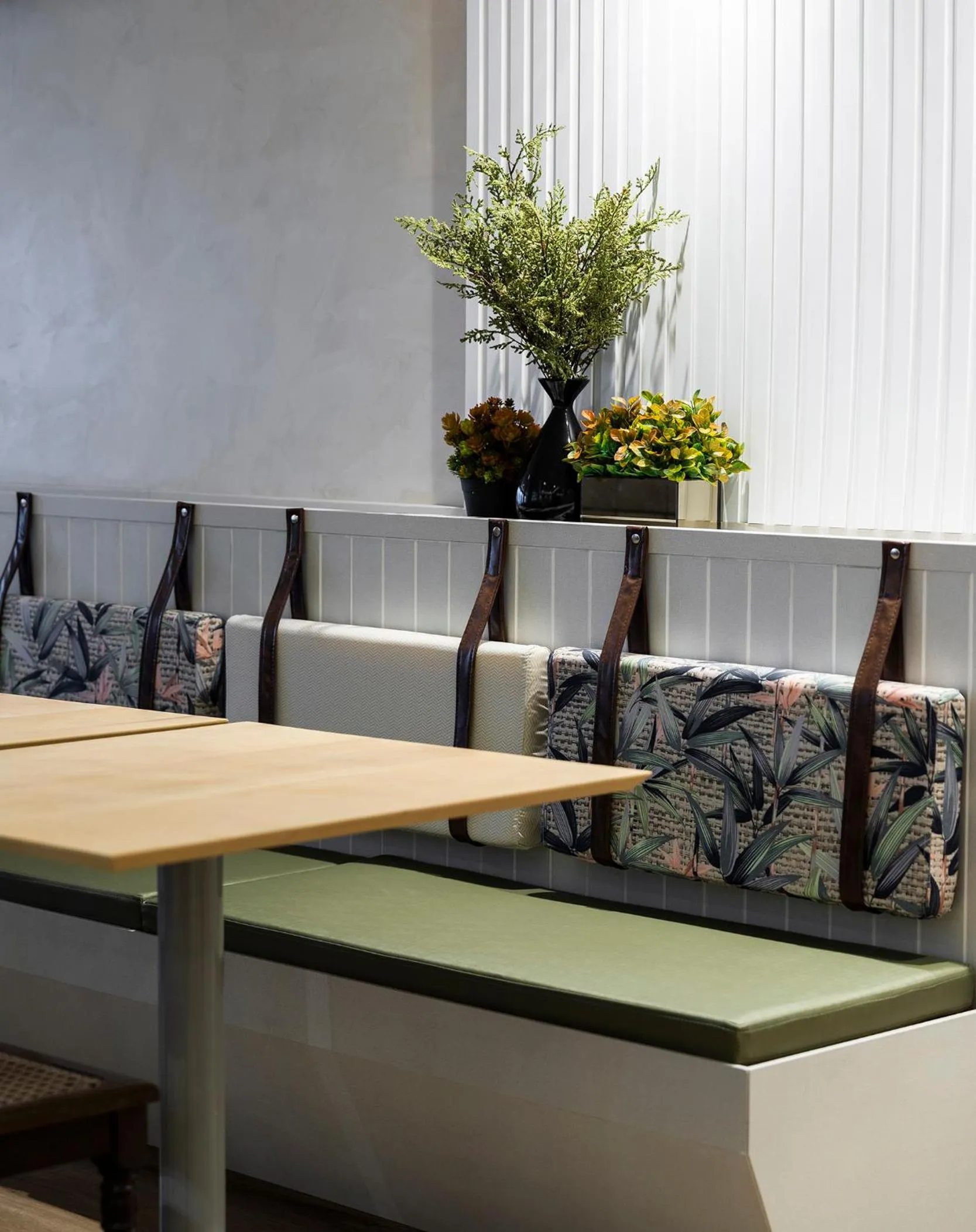 Restaurant/places to eat in H Hotel