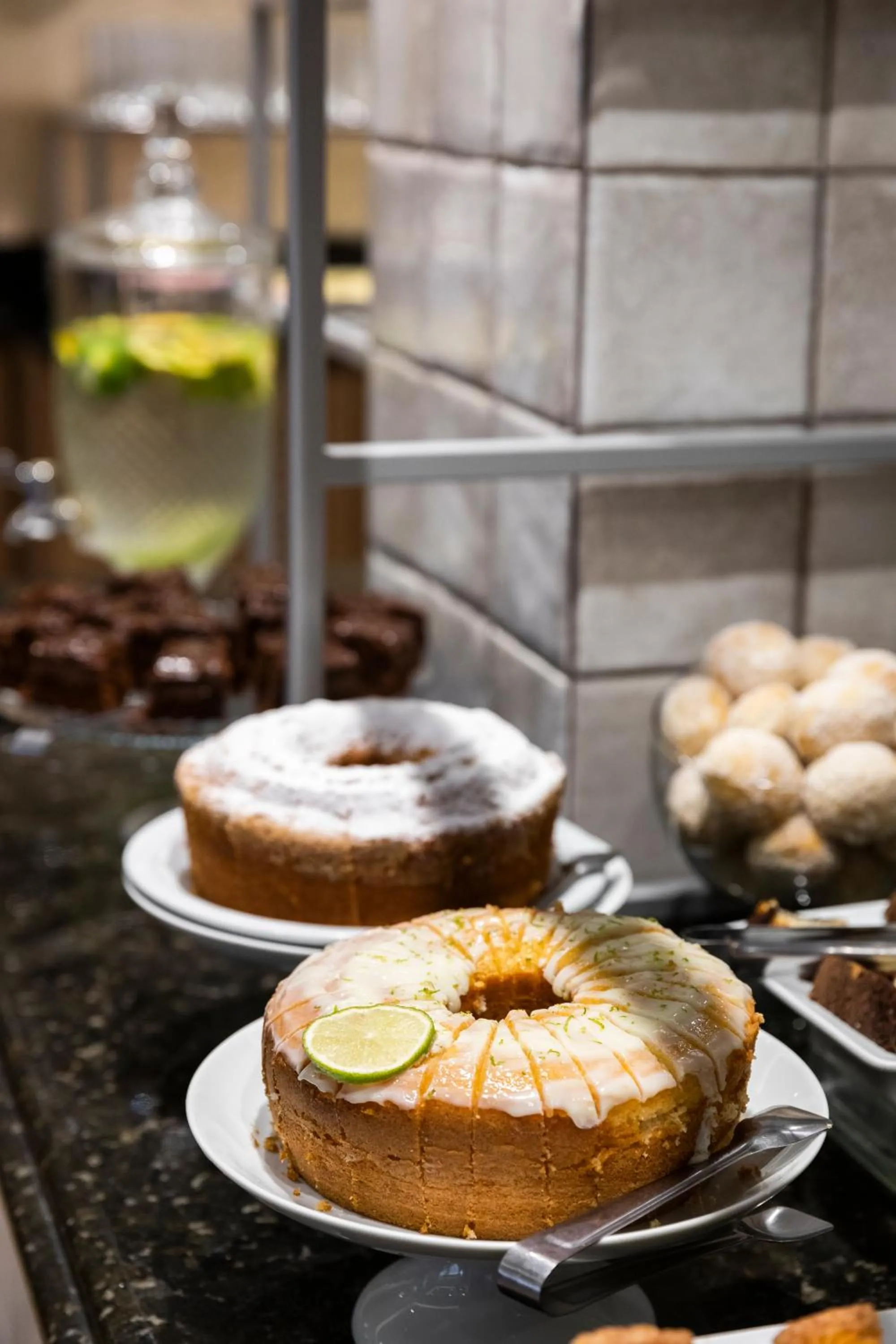 Restaurant/places to eat in H Hotel