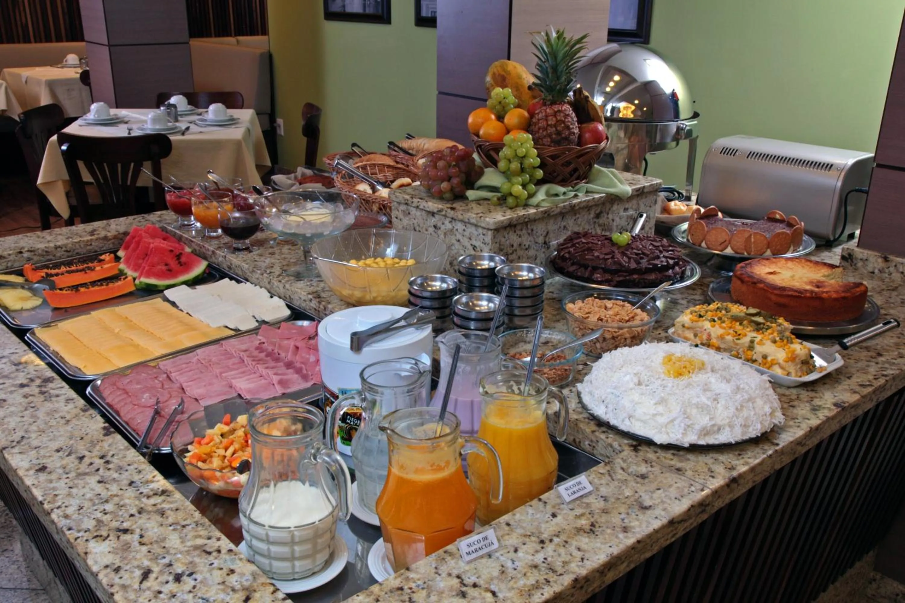 Buffet breakfast in Príncipe Hotel