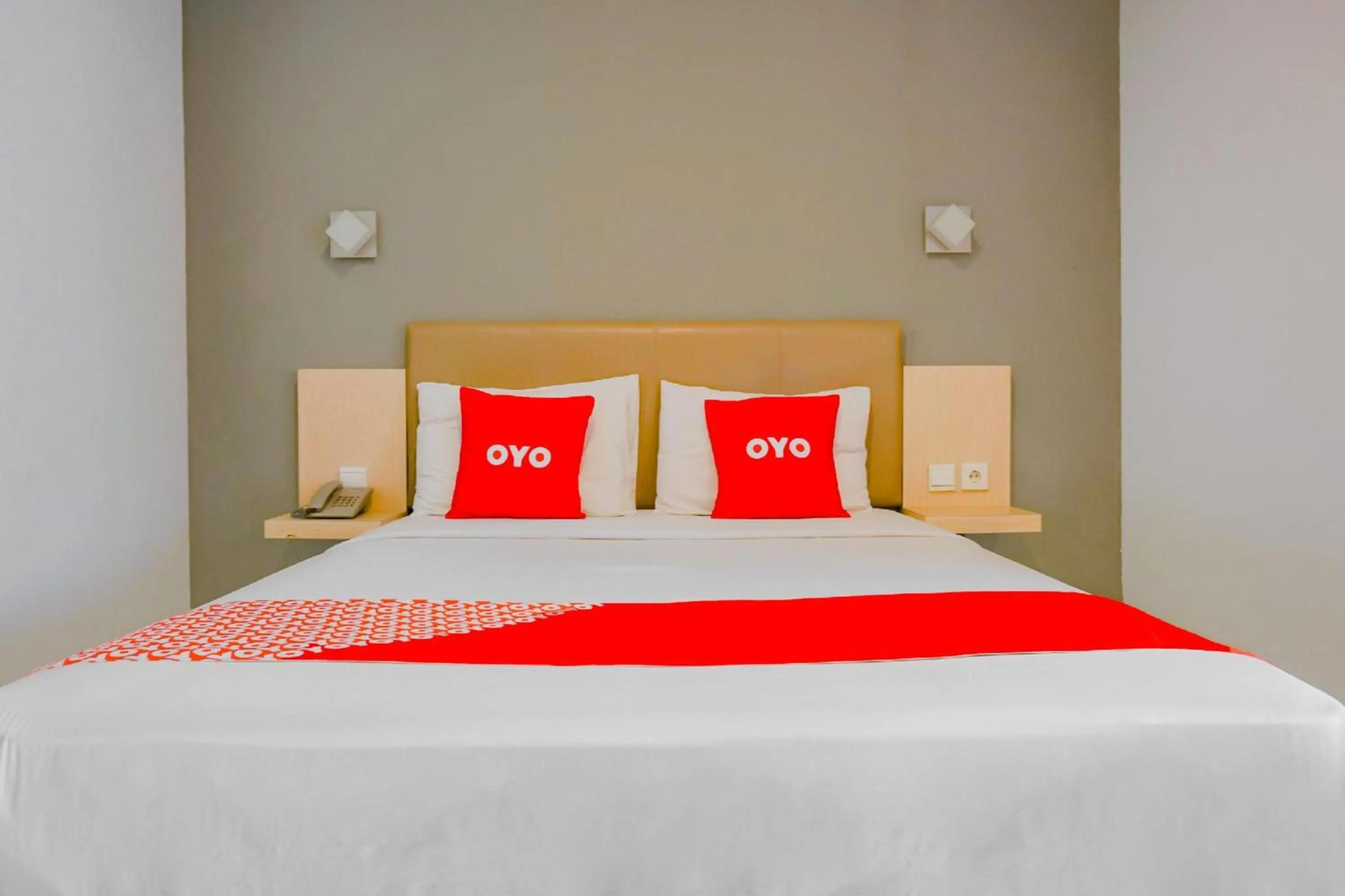 Photo of the whole room, Bed in Collection O Hotel Antara