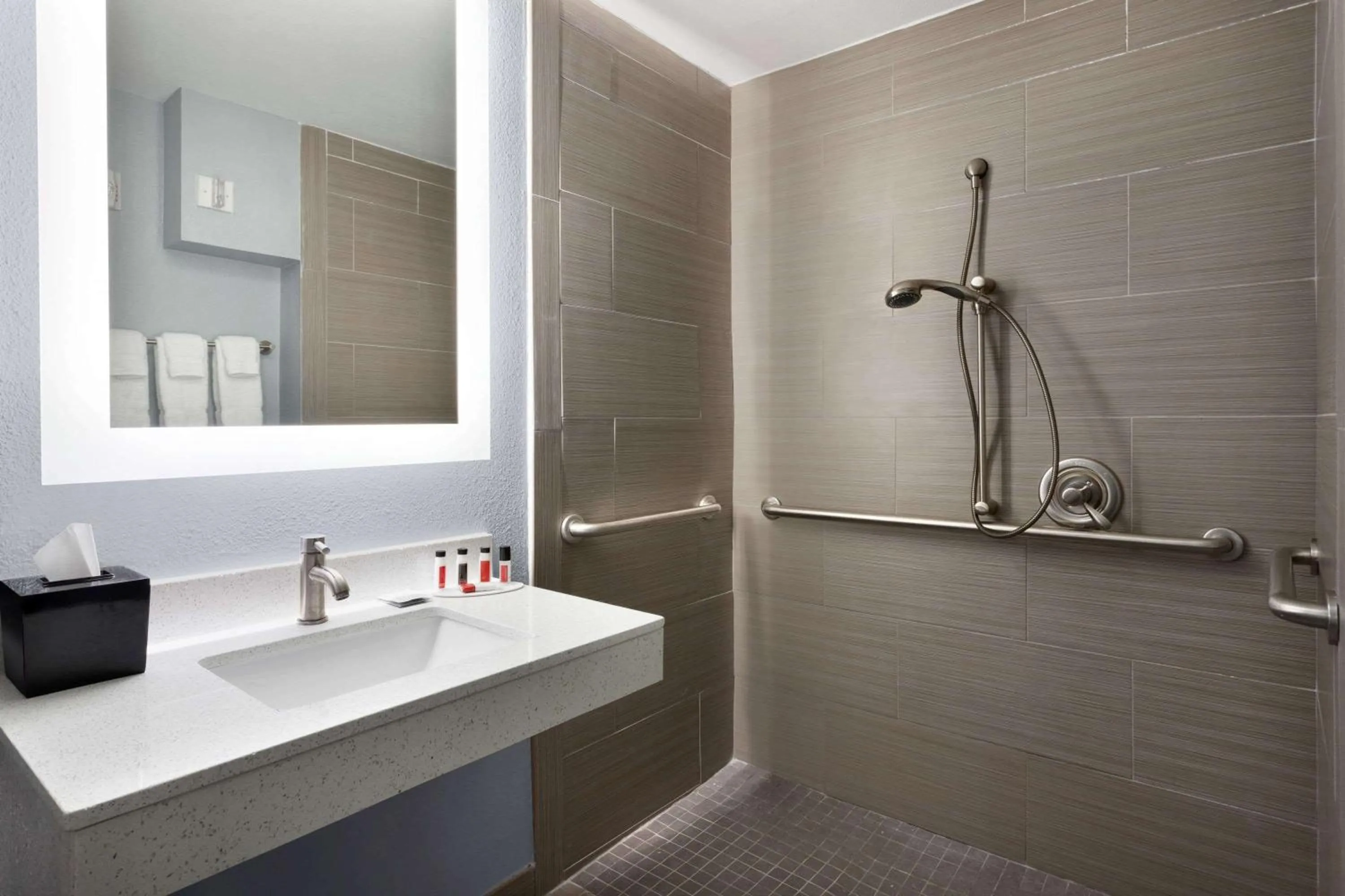 Bathroom in Baymont Inn & Suites Shawnee