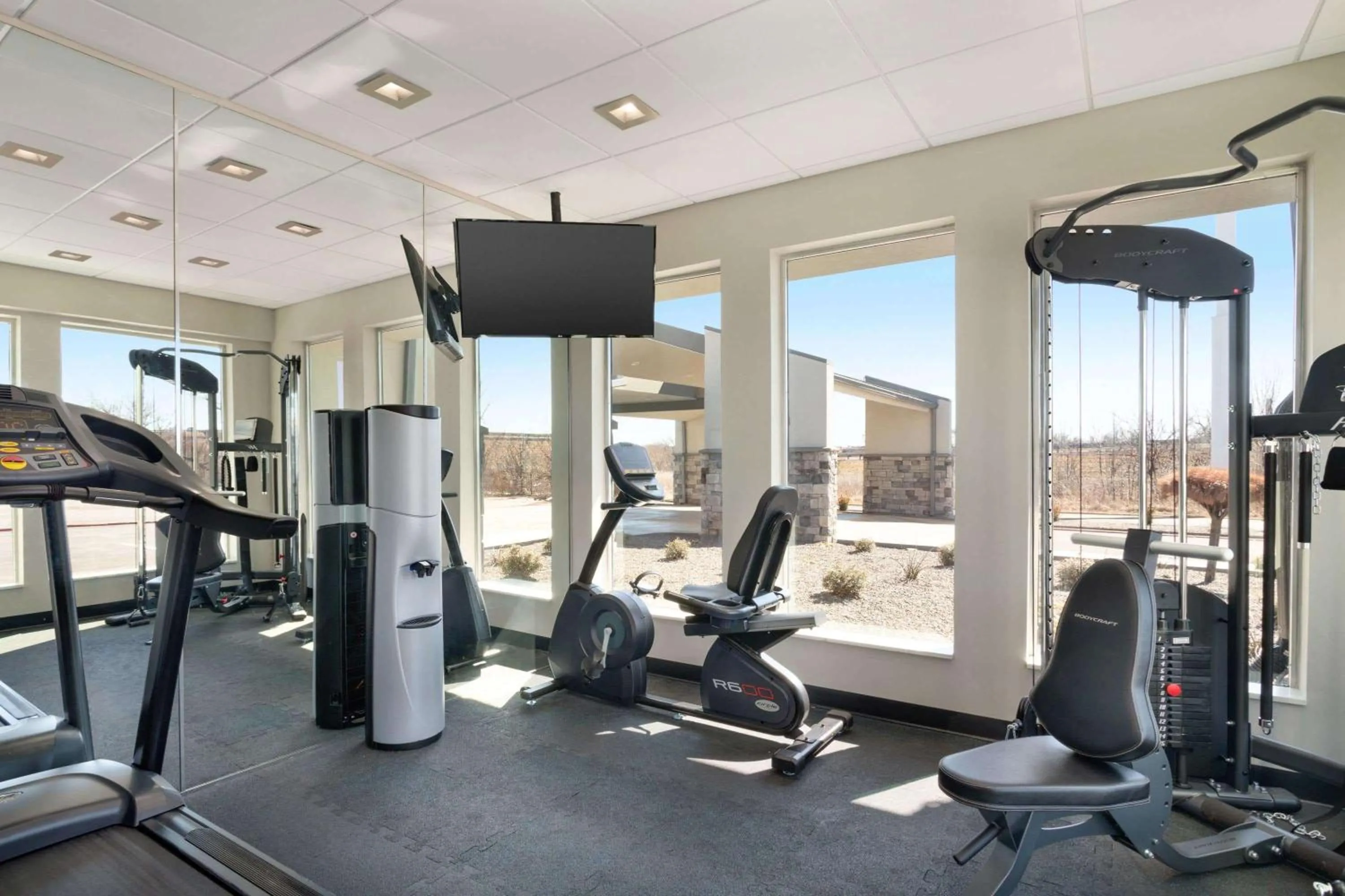 Fitness centre/facilities in Baymont Inn & Suites Shawnee
