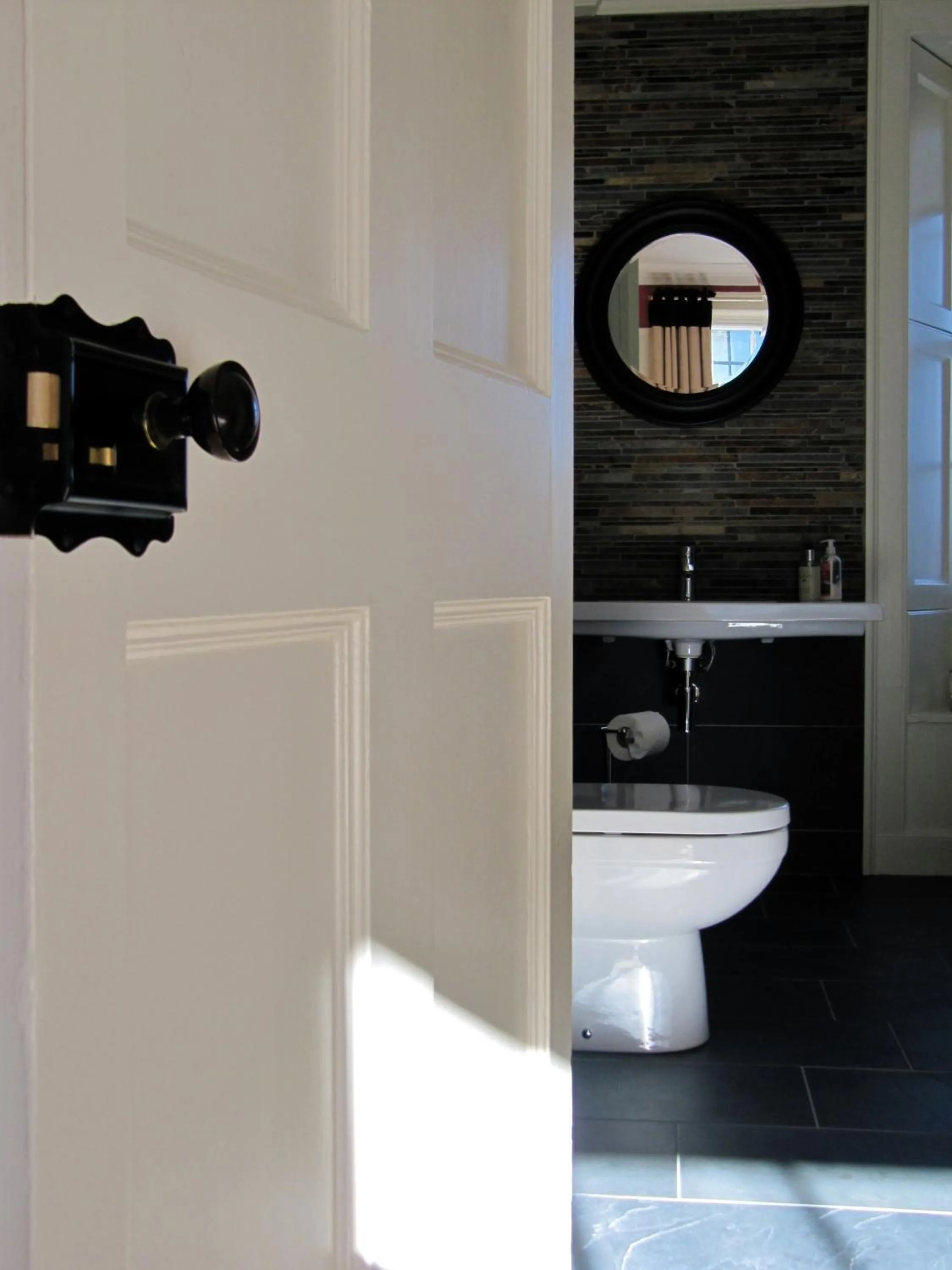 Bathroom in No 5 Pilmour