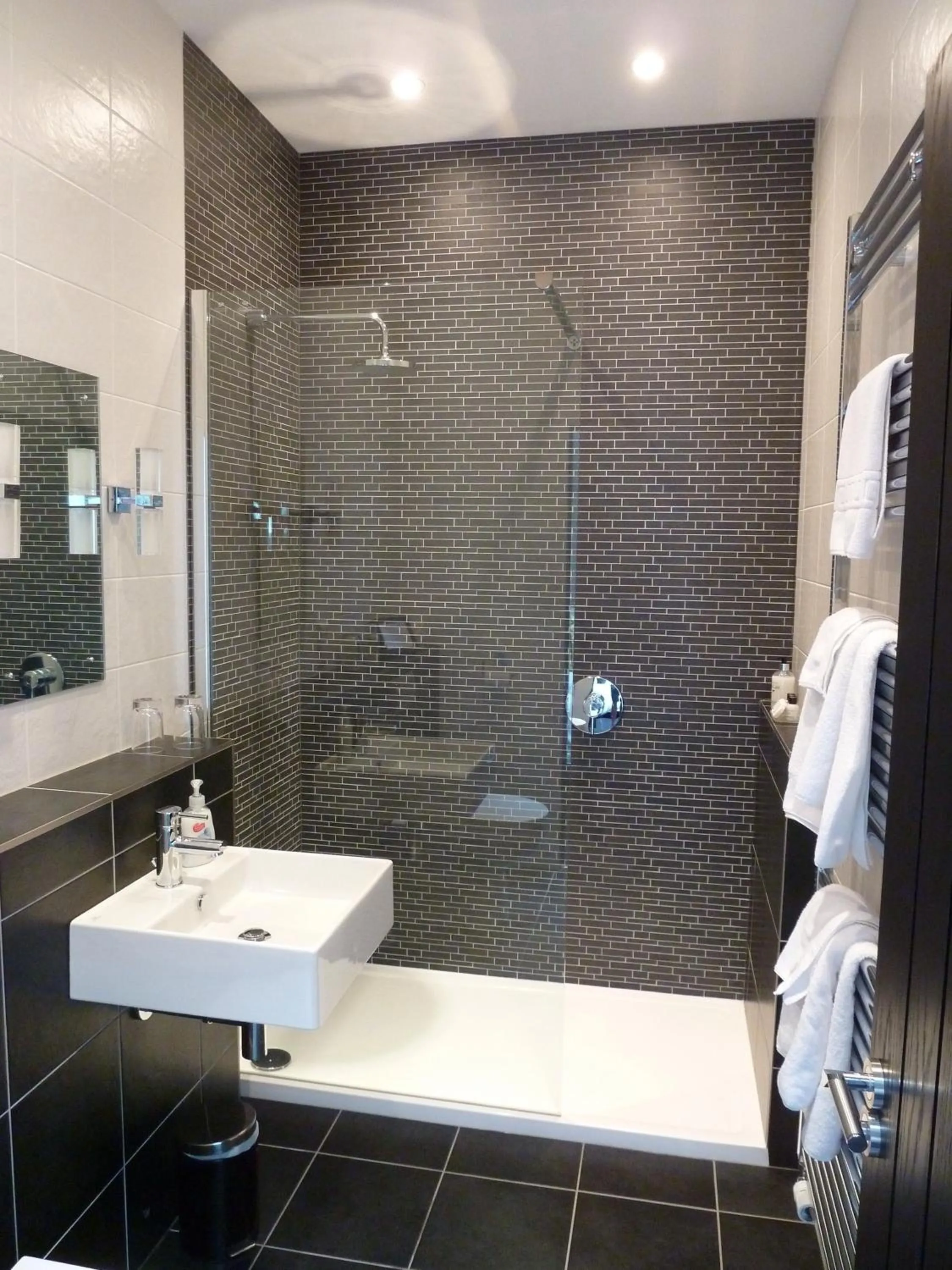 Bathroom in No 5 Pilmour