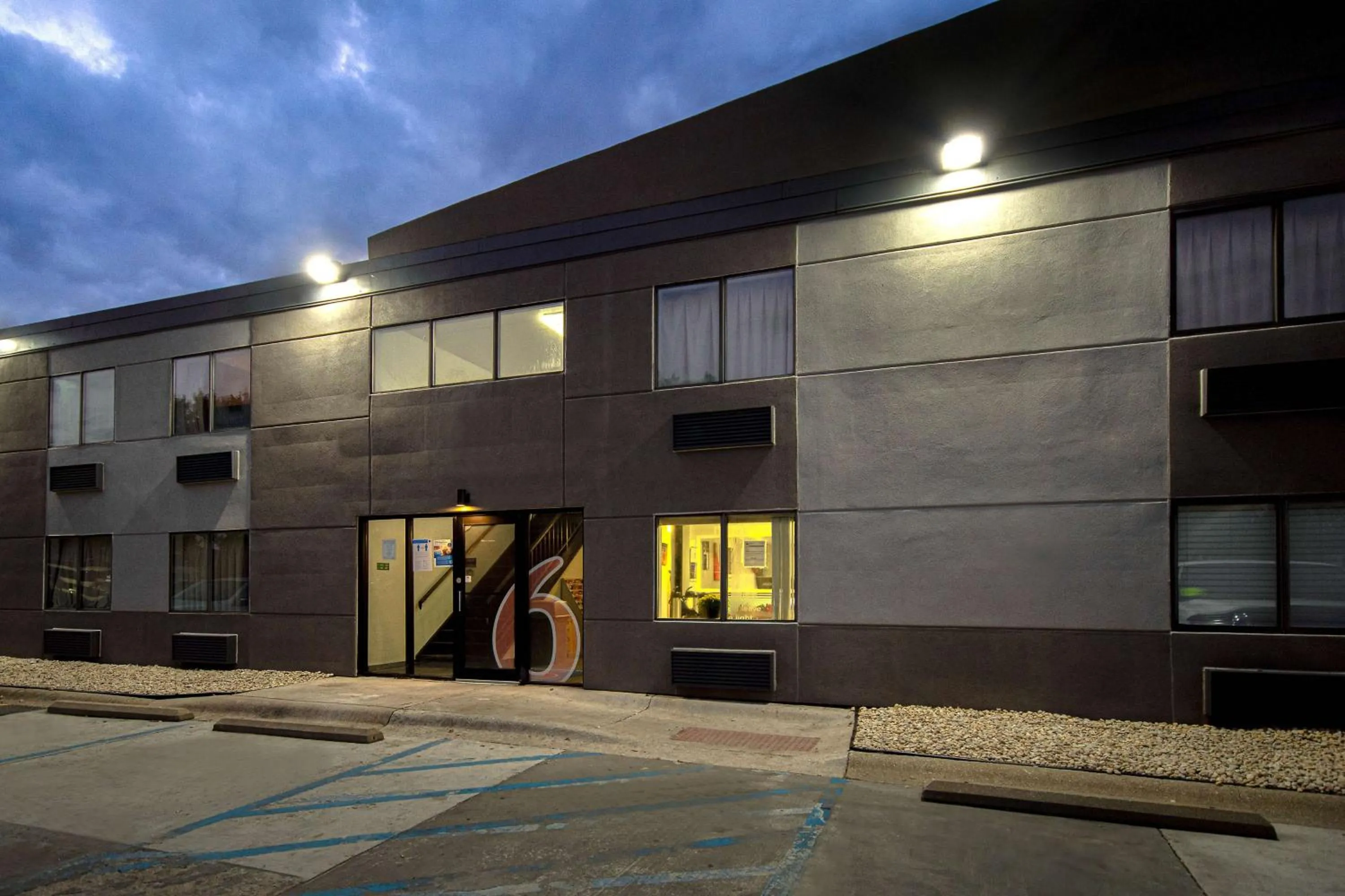 Property building in Motel 6-Merrillville, IN