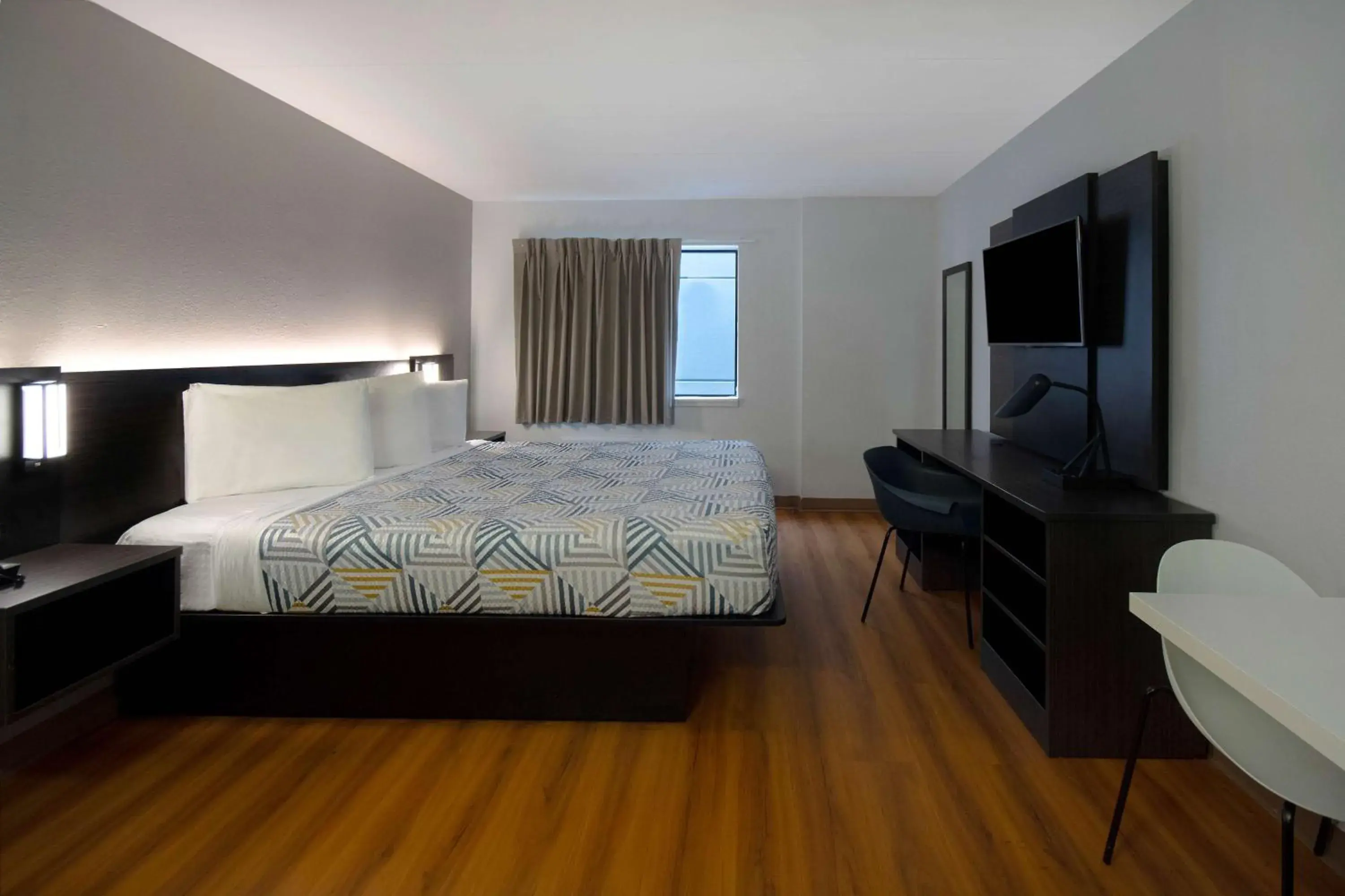 King Room in Motel 6-Merrillville, IN King Room in Motel 6-Merrillville, IN