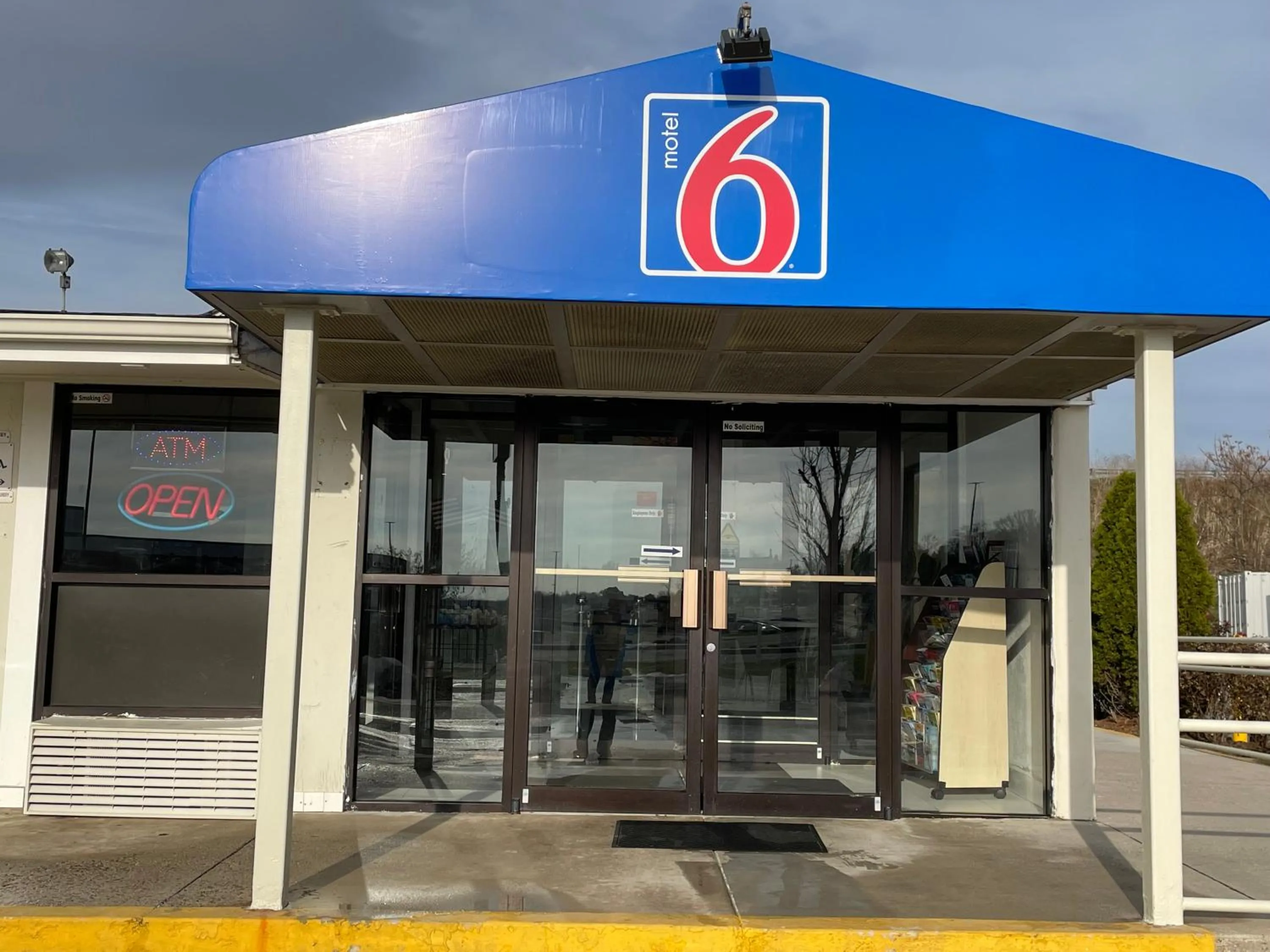 Property building in Motel 6 Hagerstown MD