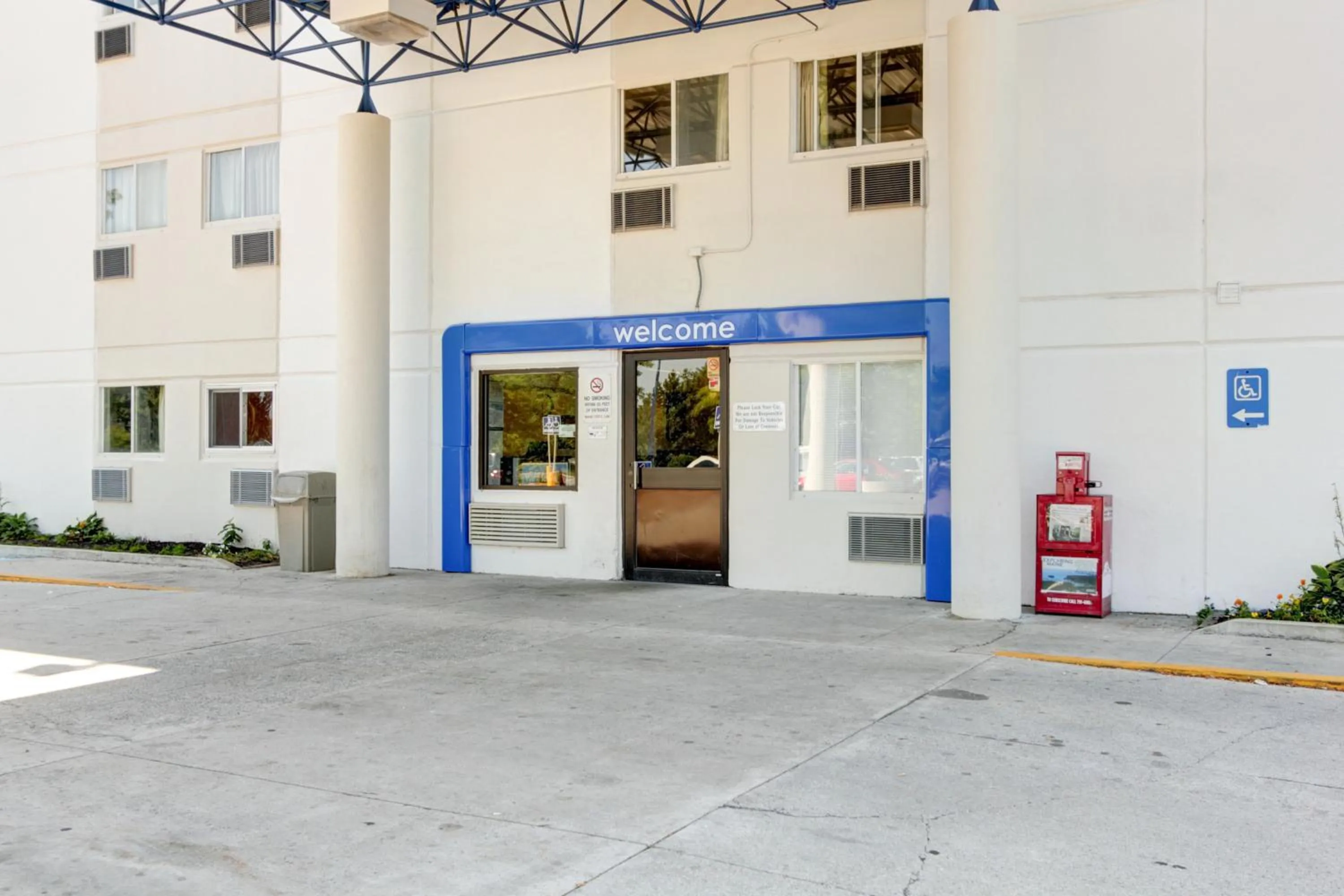 Facade/entrance in Motel 6-Portland, ME