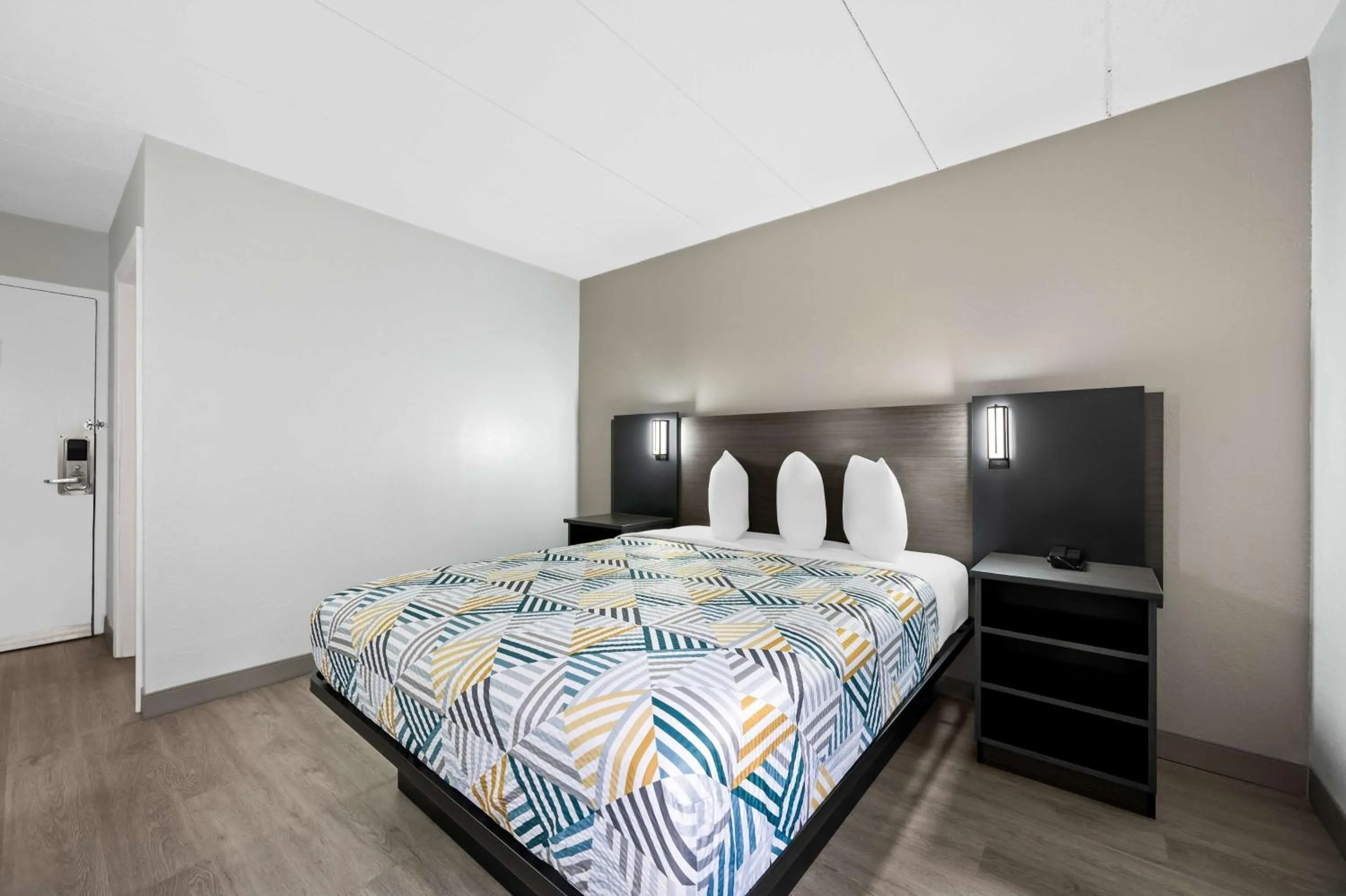 Bedroom, Bed in Motel 6-Portland, ME