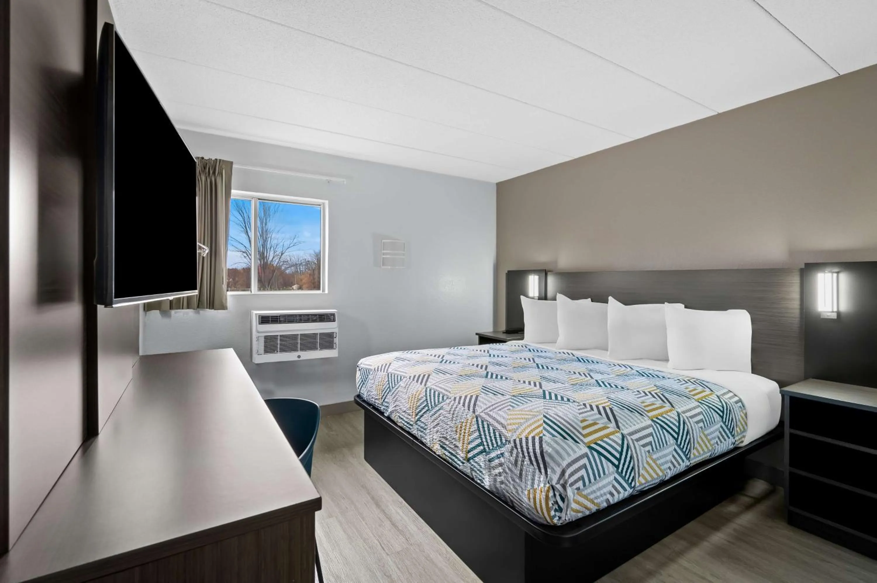 Bedroom, Bed in Motel 6-Portland, ME