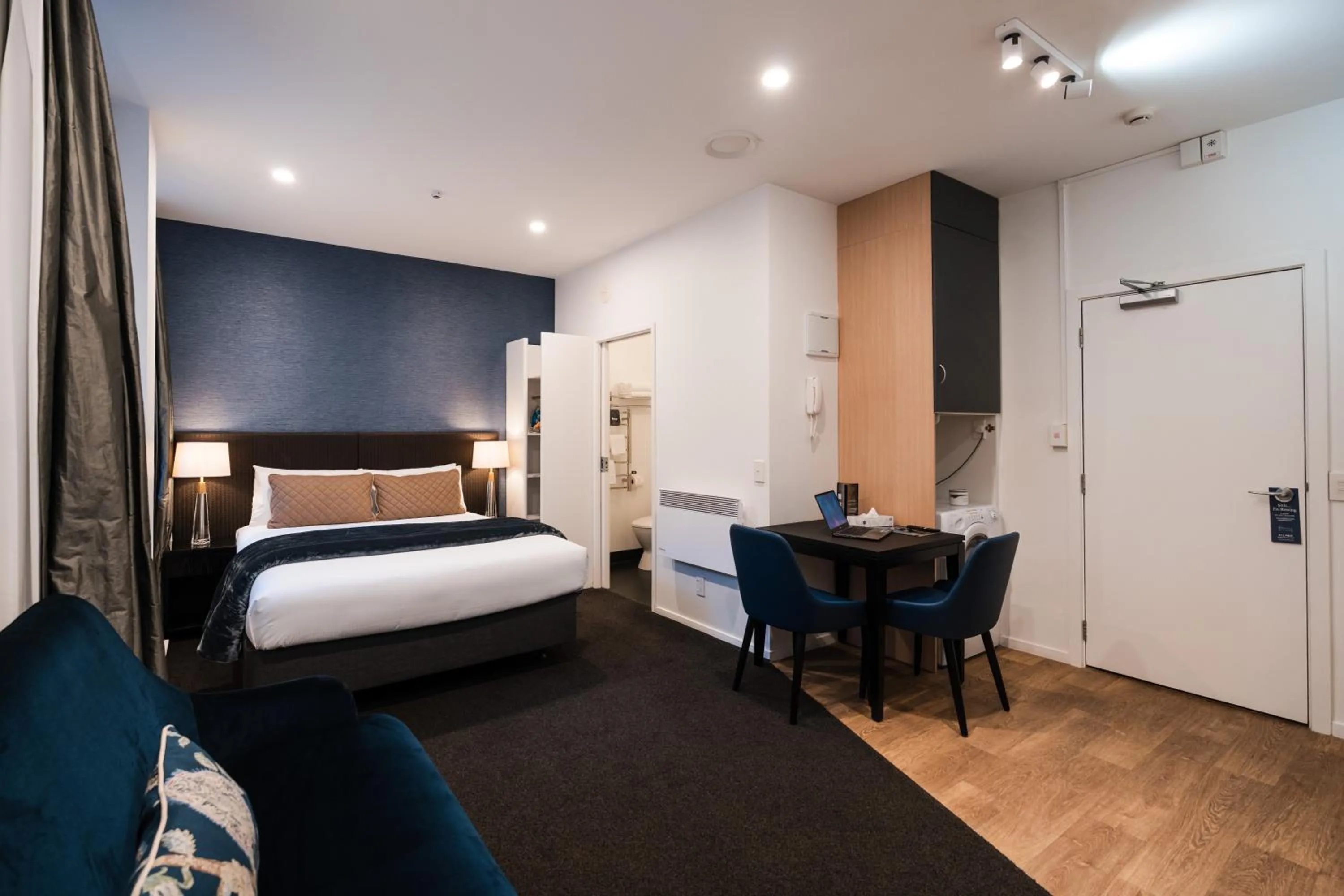 Bed in Gilmer Apartment Hotel