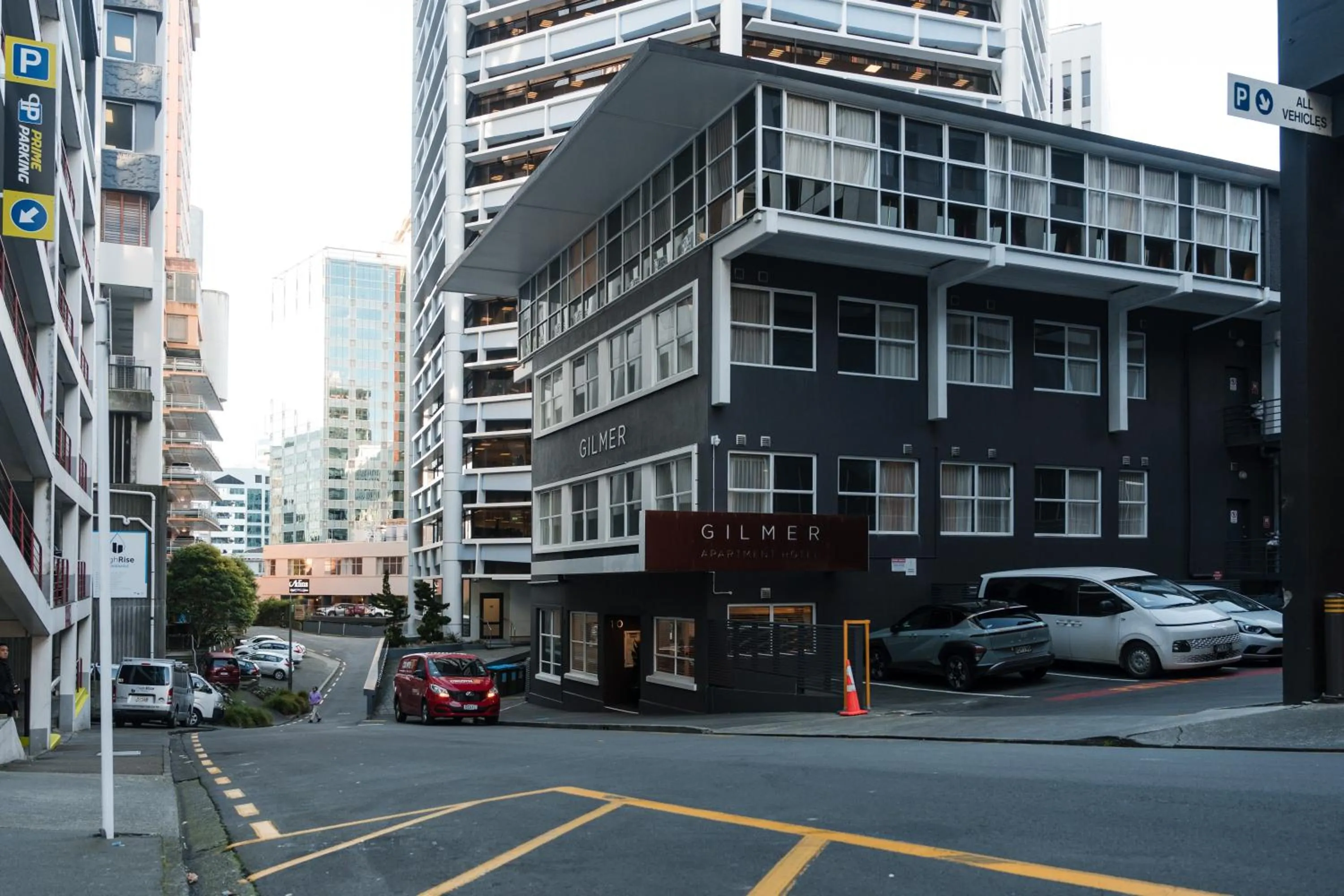 Property building in Gilmer Apartment Hotel