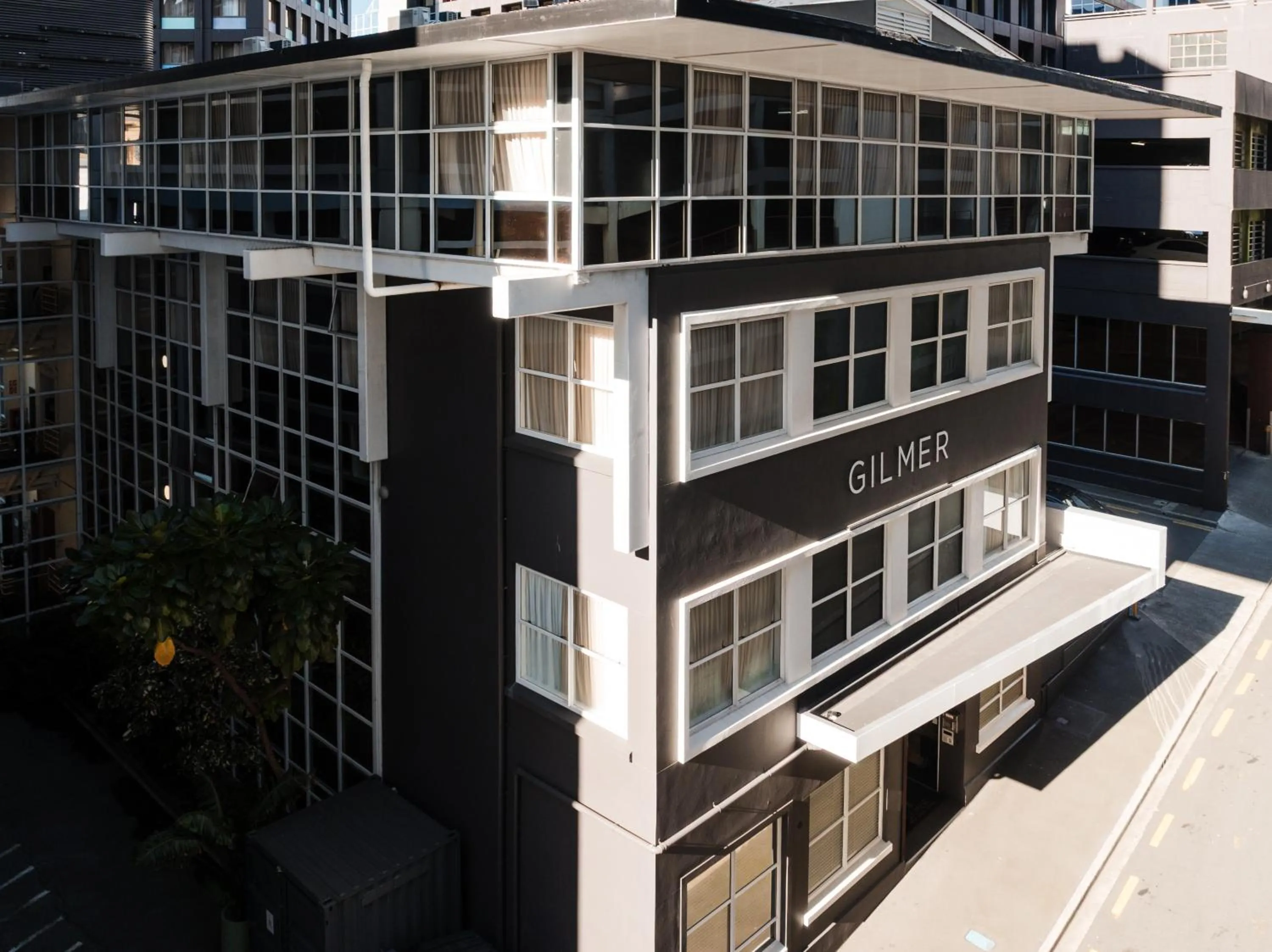 Property building in Gilmer Apartment Hotel