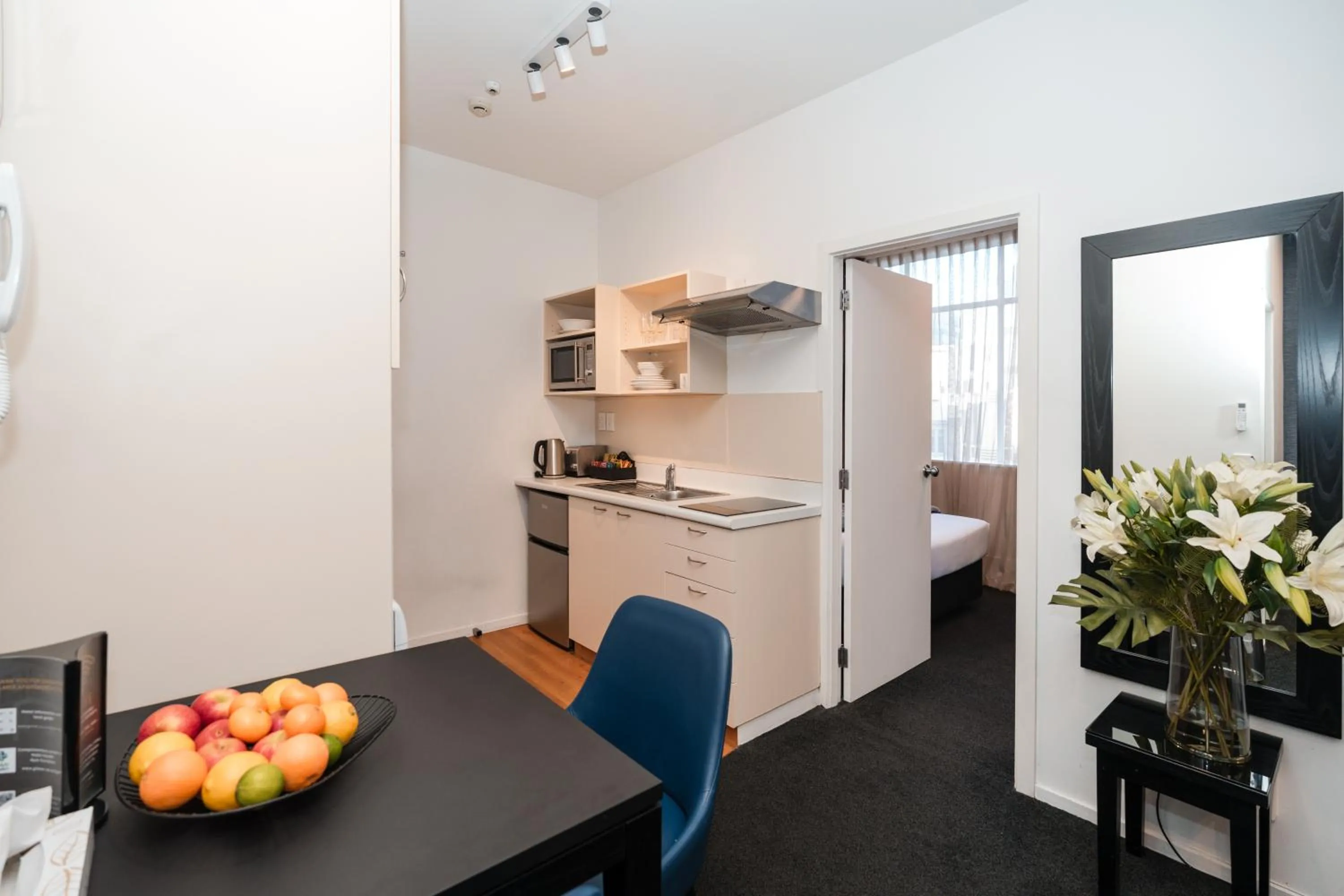 Kitchen or kitchenette in Gilmer Apartment Hotel