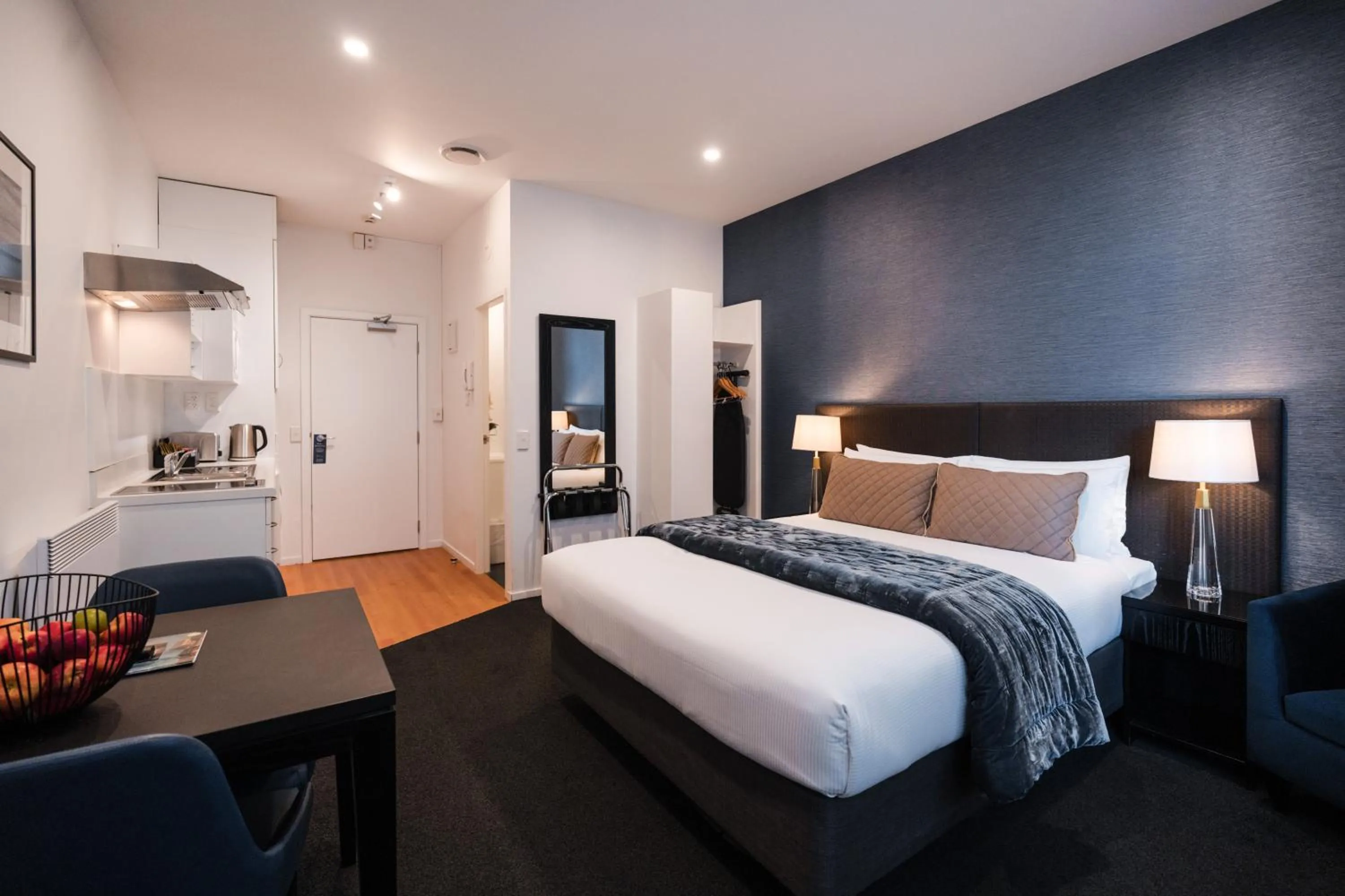 Bed in Gilmer Apartment Hotel