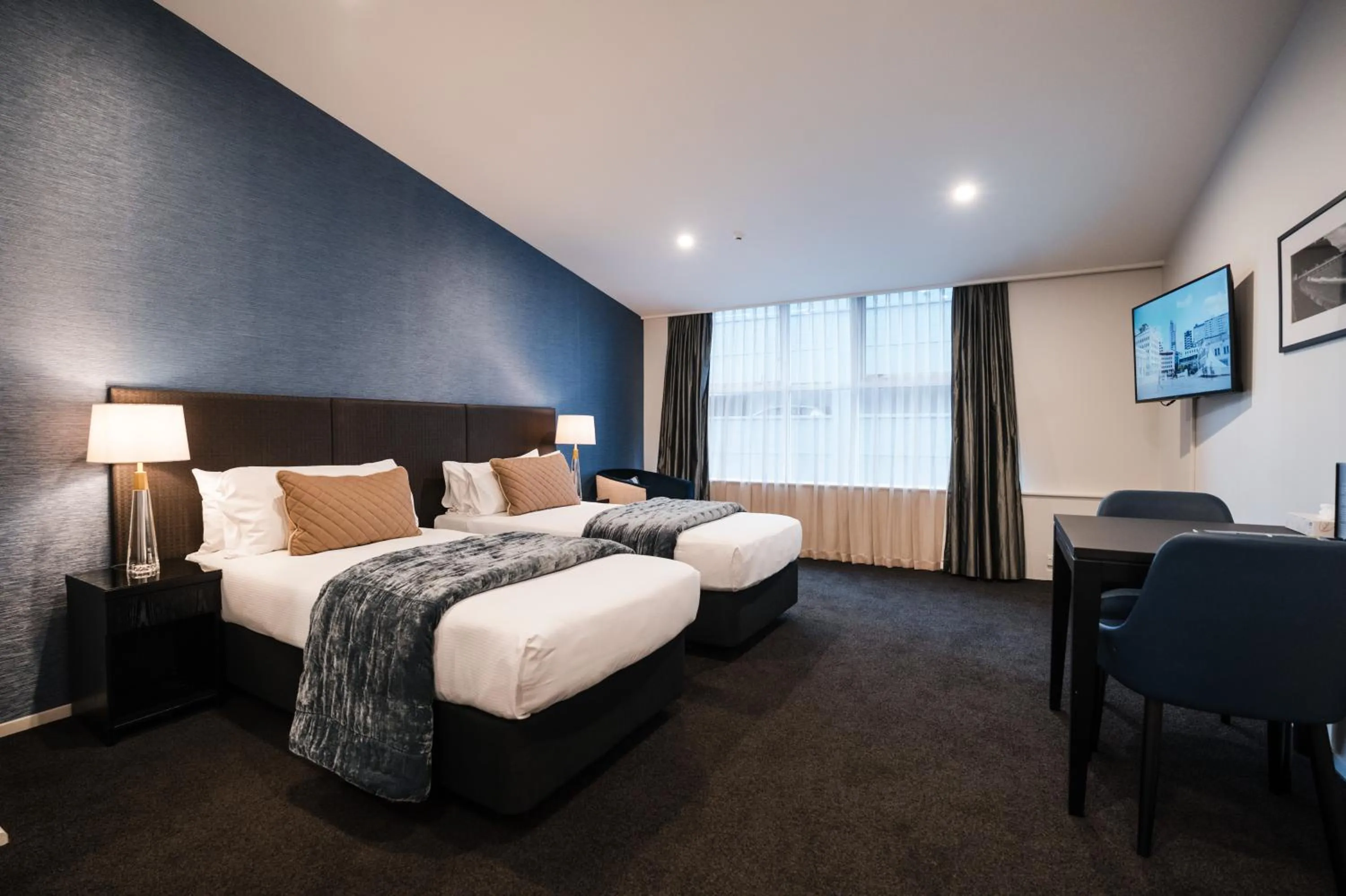 Bed in Gilmer Apartment Hotel