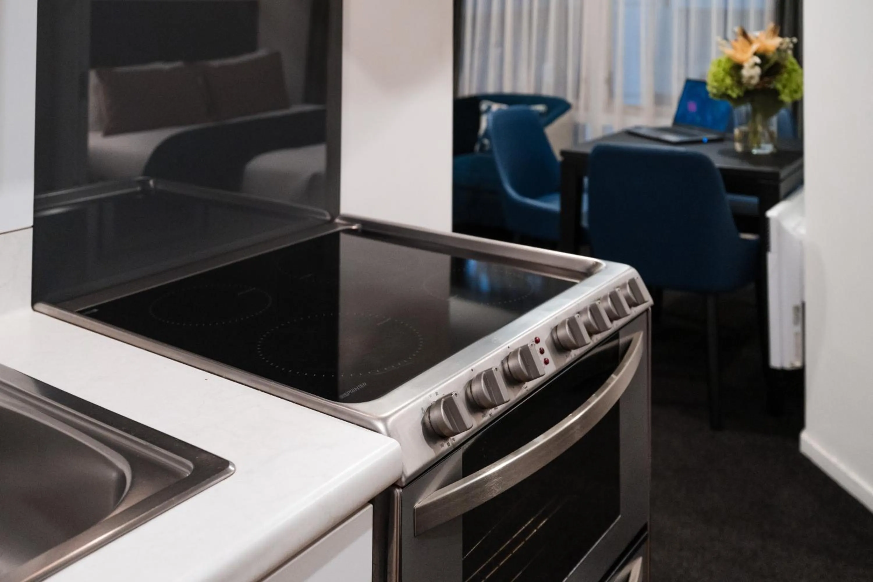 Kitchen or kitchenette in Gilmer Apartment Hotel