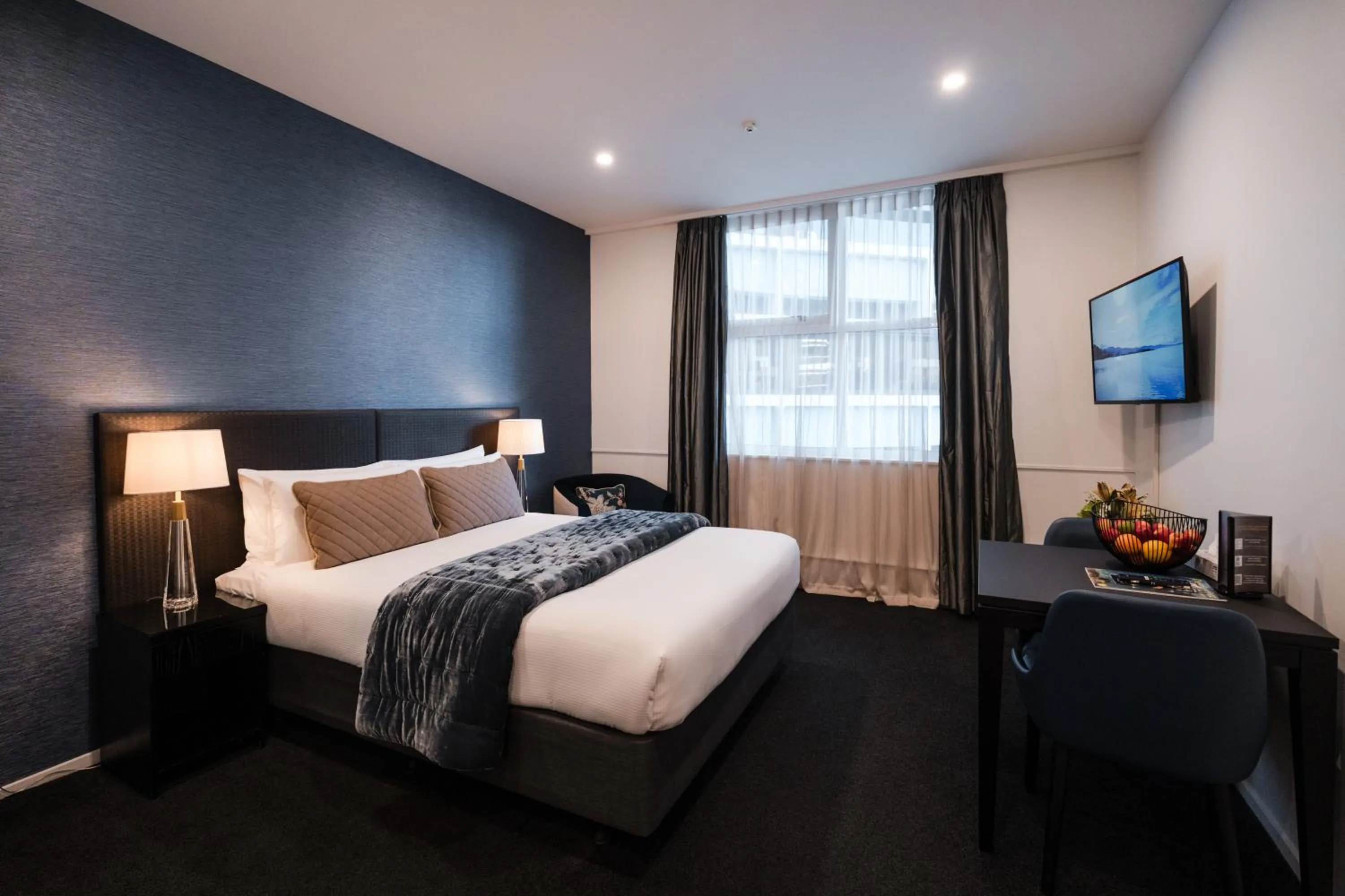 Bed in Gilmer Apartment Hotel