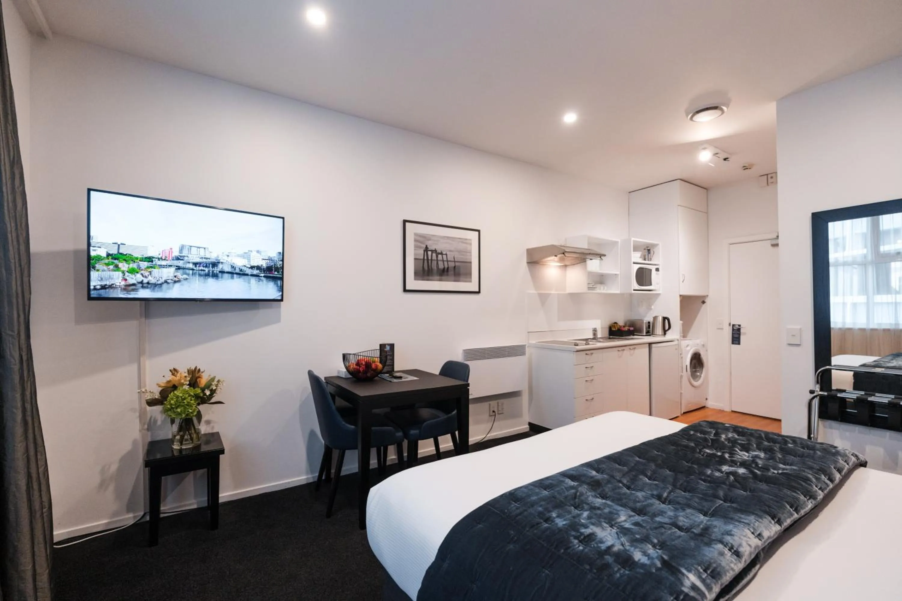 Bed in Gilmer Apartment Hotel