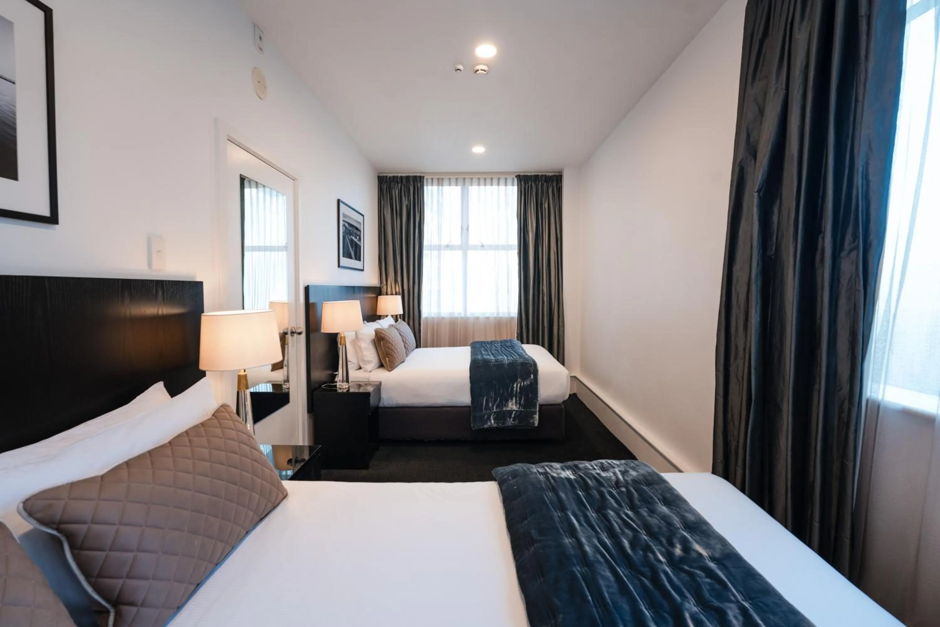 Bedroom, Bed in Gilmer Apartment Hotel