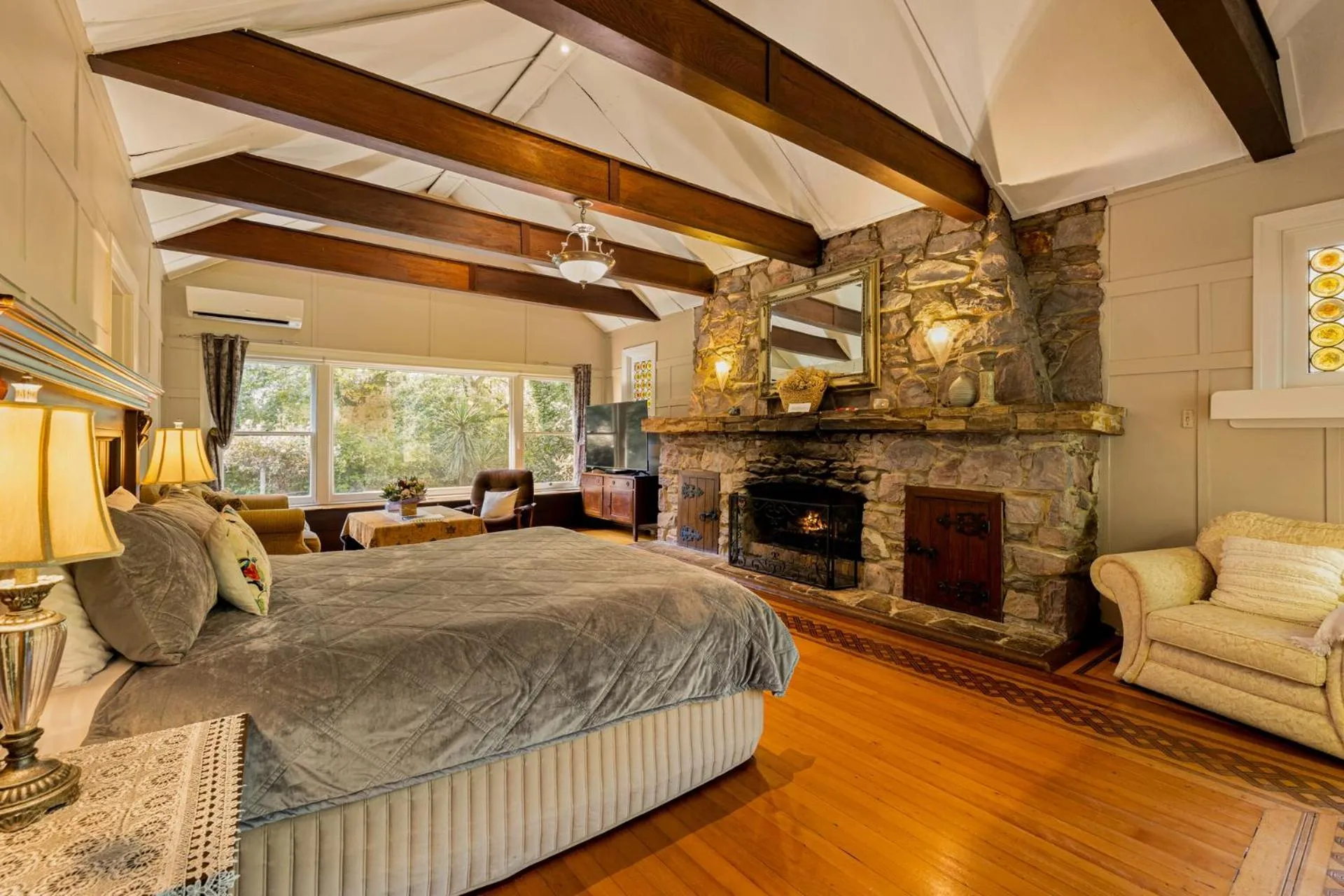 Arnica Views Summit Retreat