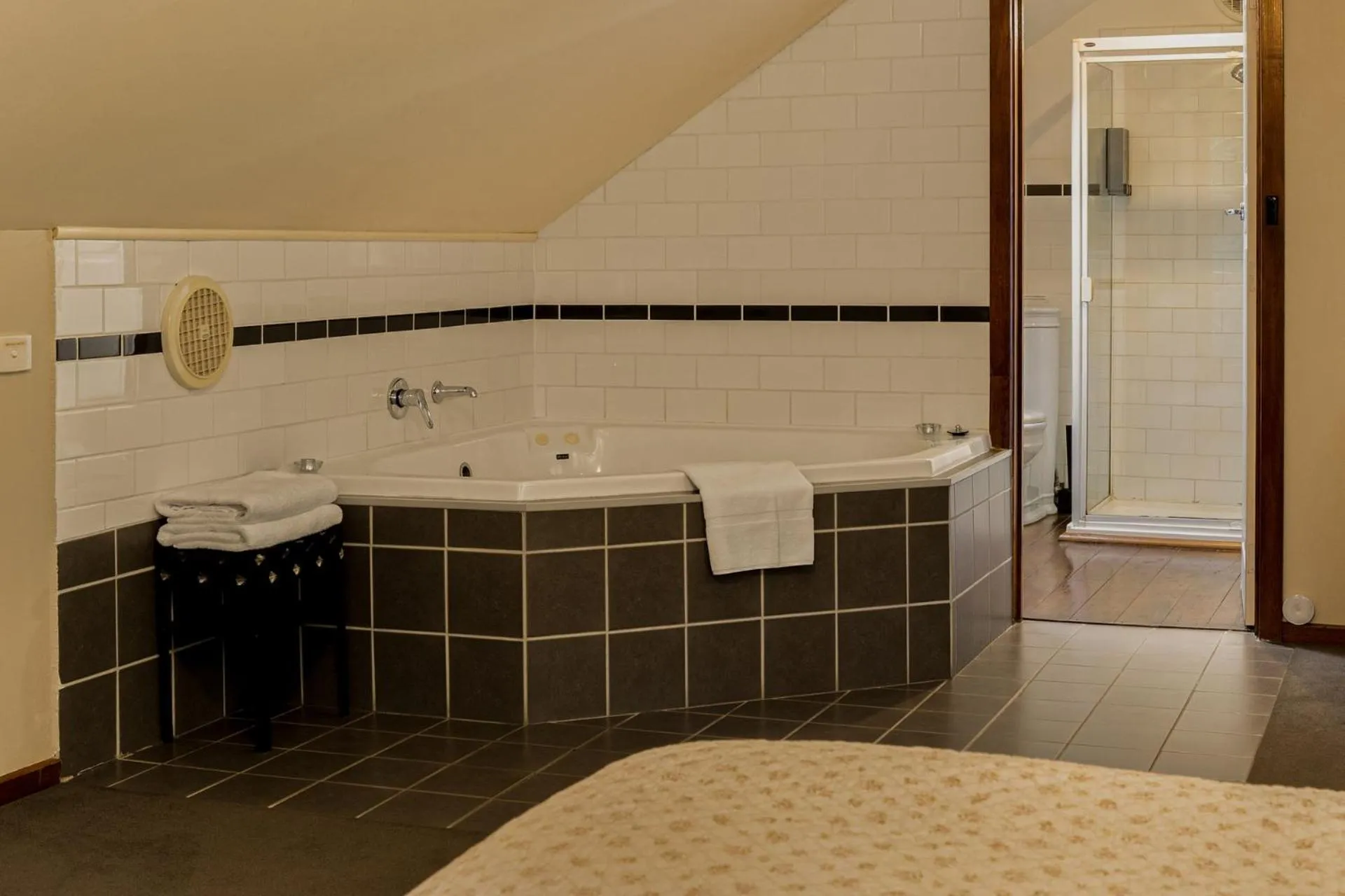 Arnica Views Summit Retreat