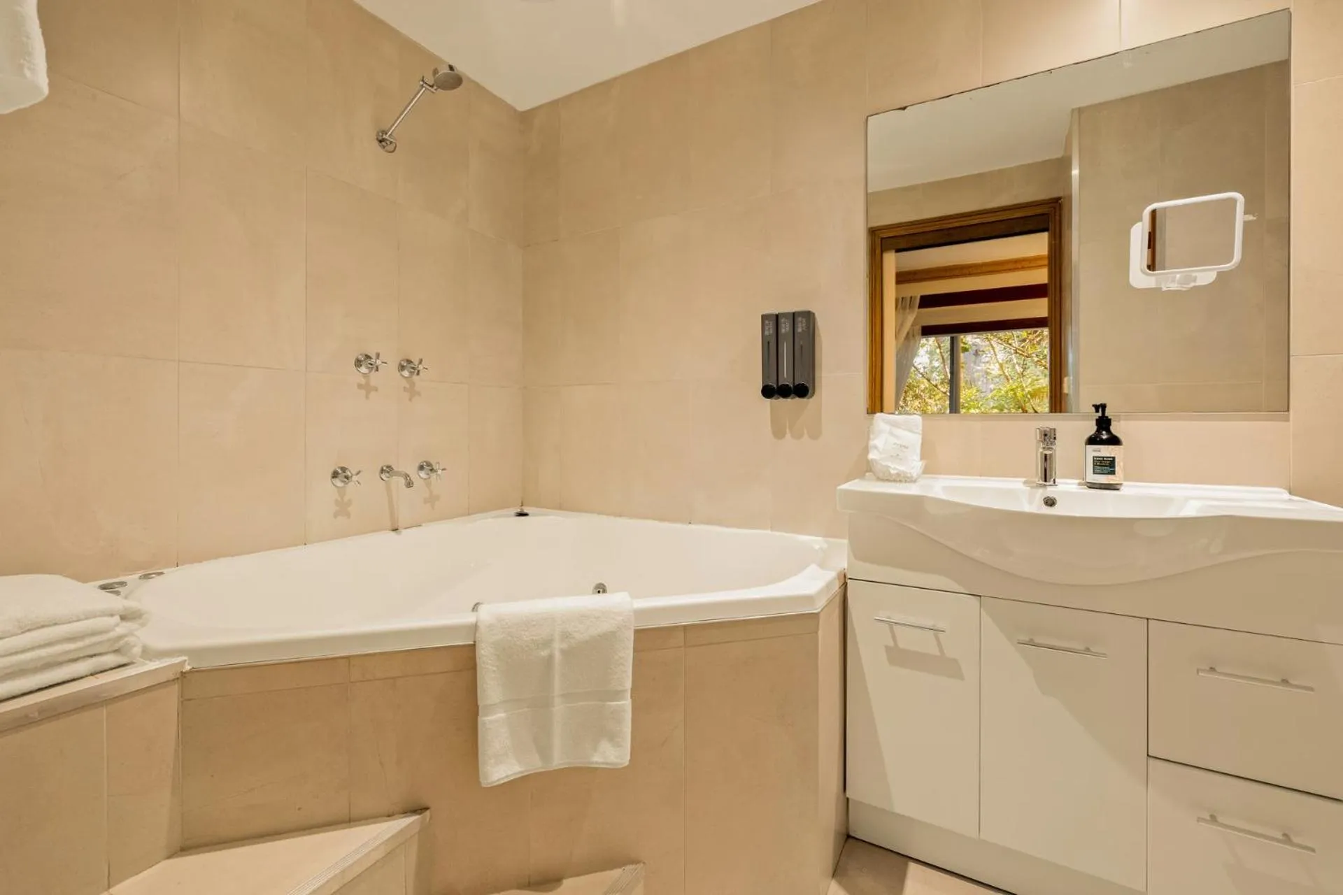 Arnica Views Summit Retreat